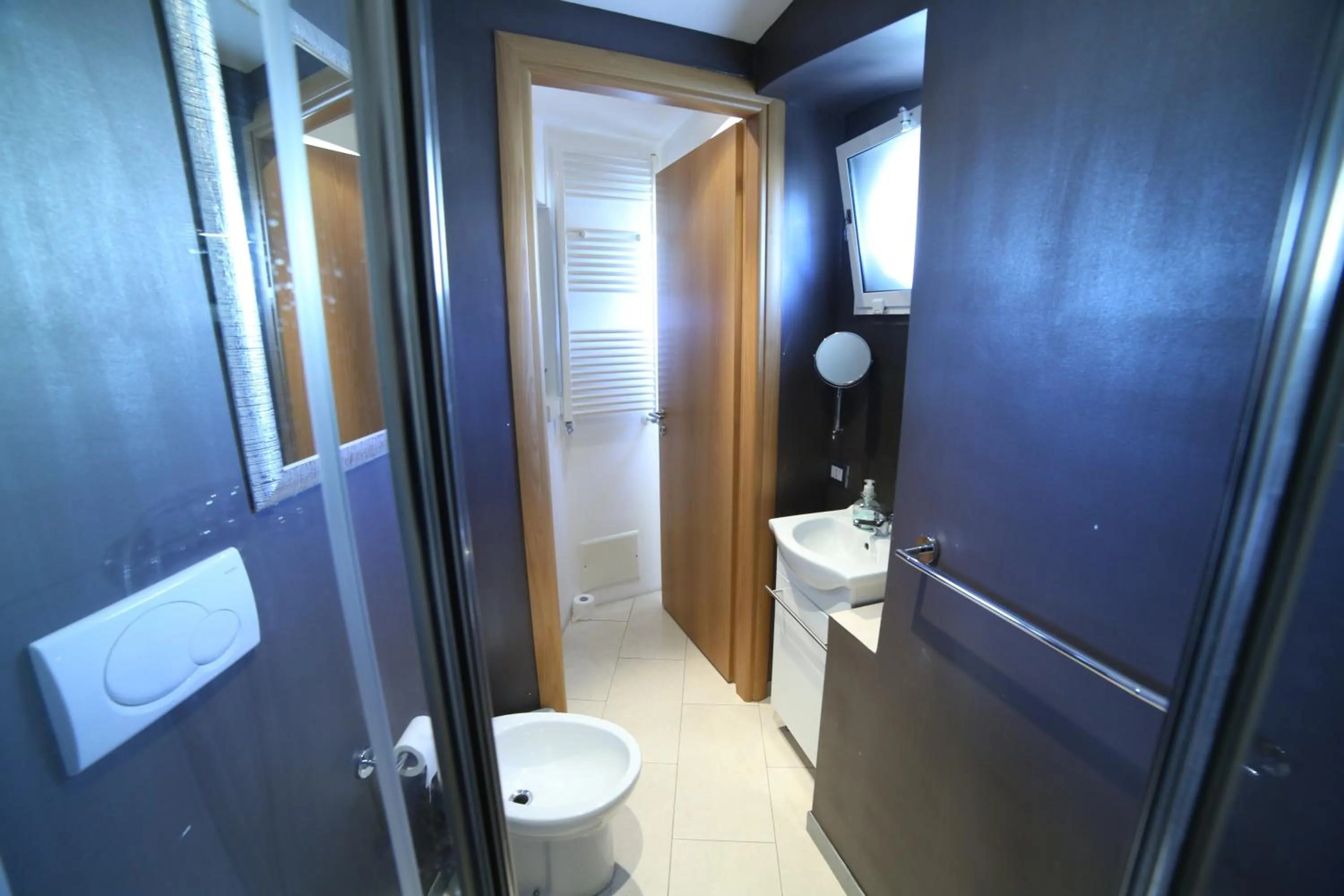 Bathroom in Bed & Breakfast Idomeneo 63