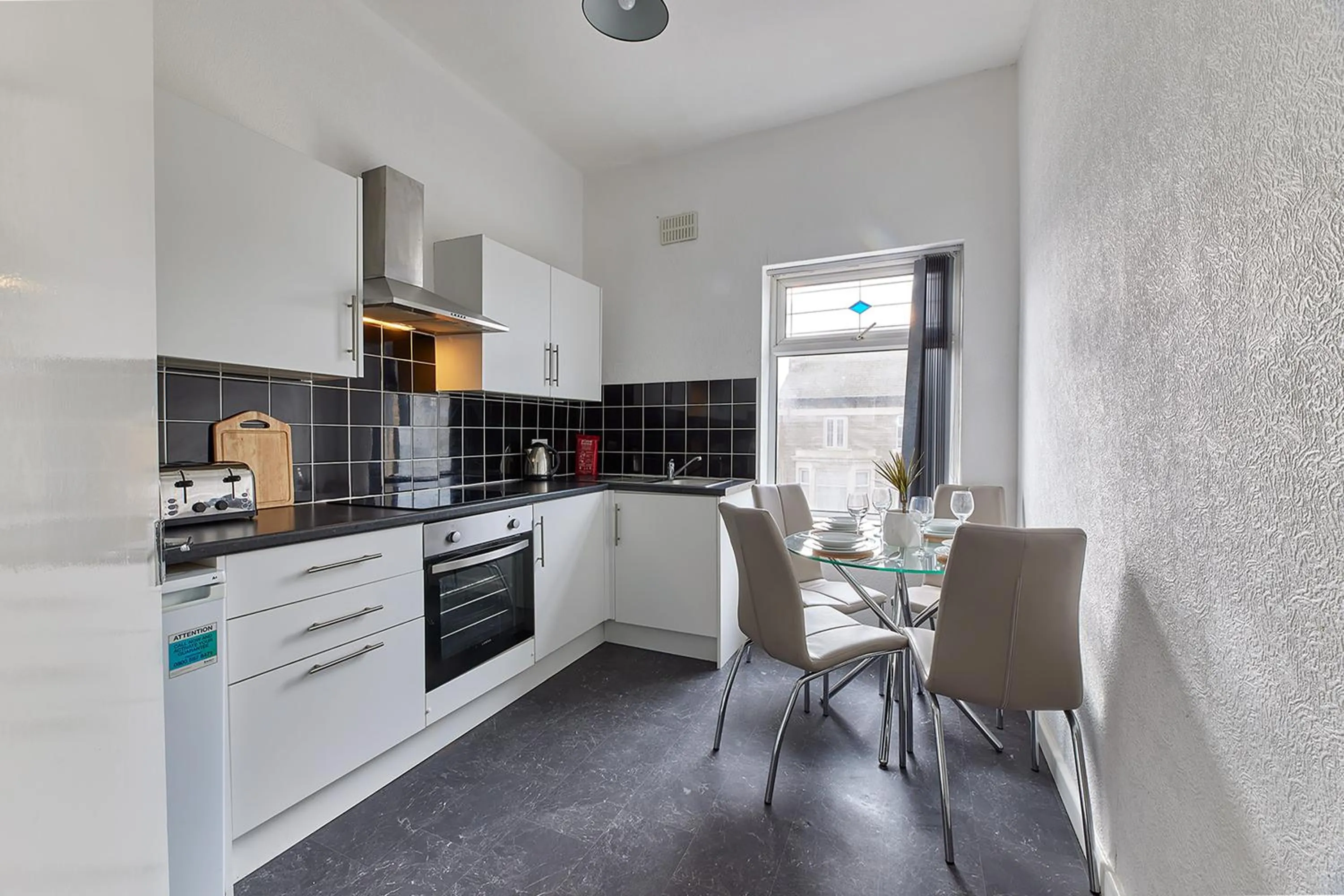 Kitchen or kitchenette in Pleasure Holiday Apartments