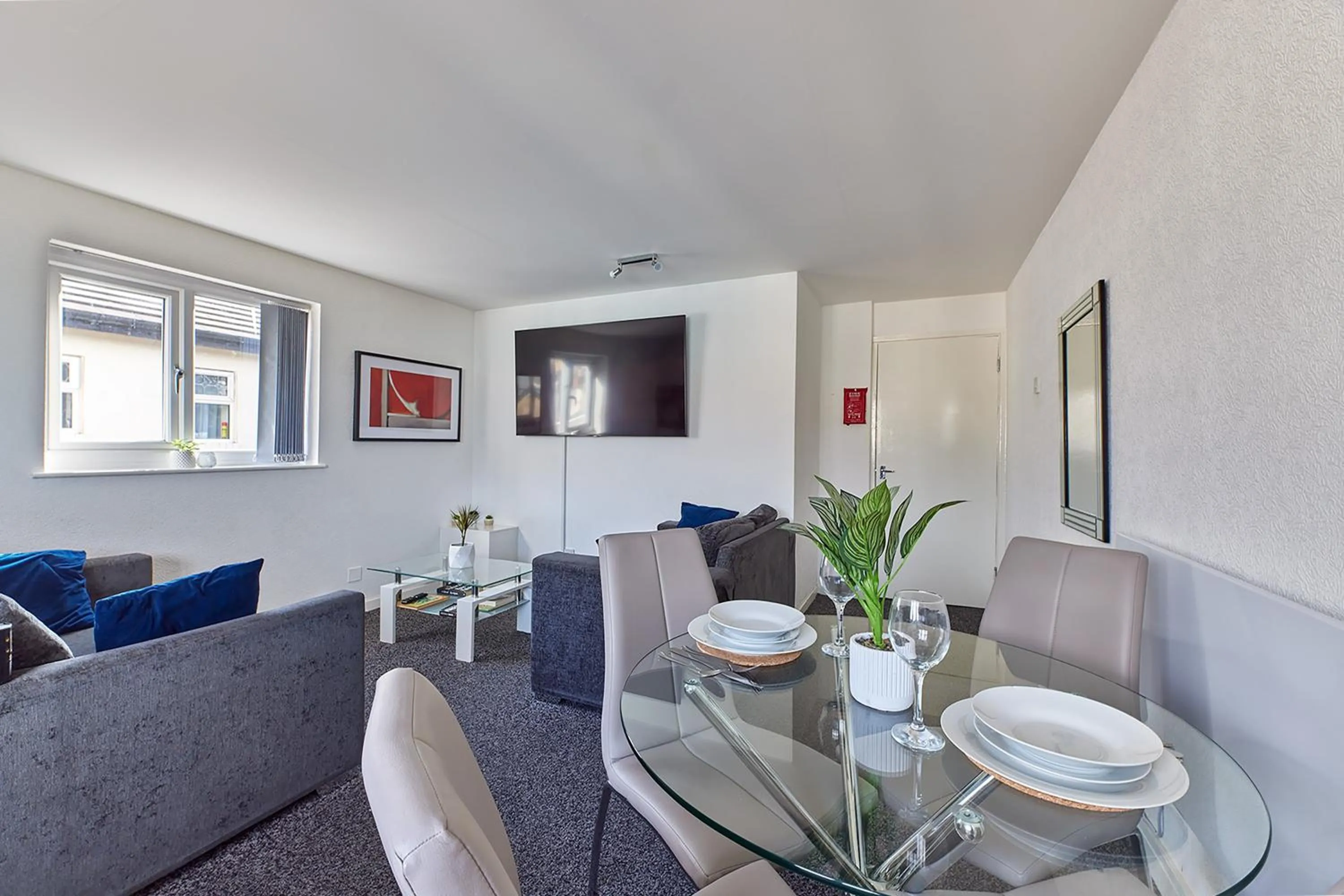 TV and multimedia in Pleasure Holiday Apartments