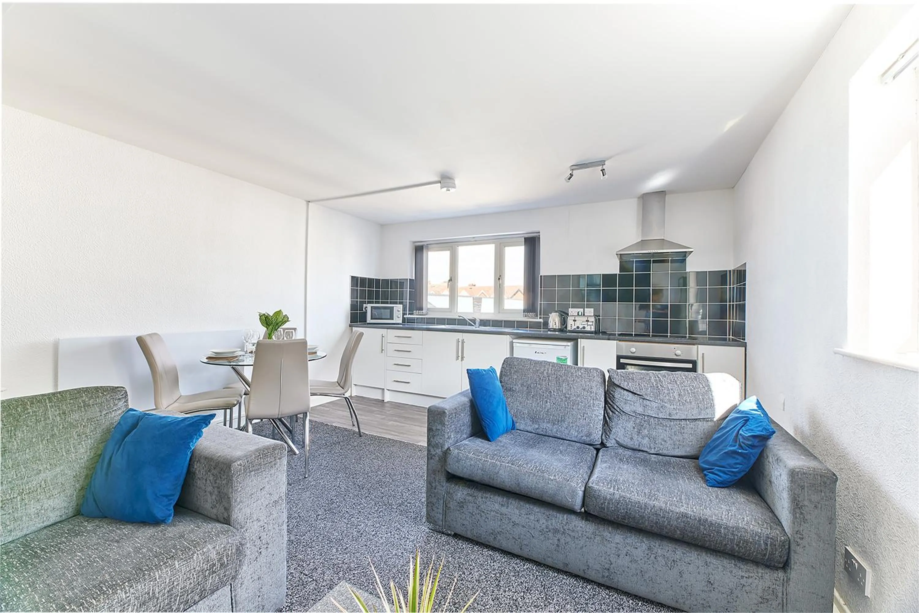 Kitchen or kitchenette in Pleasure Holiday Apartments