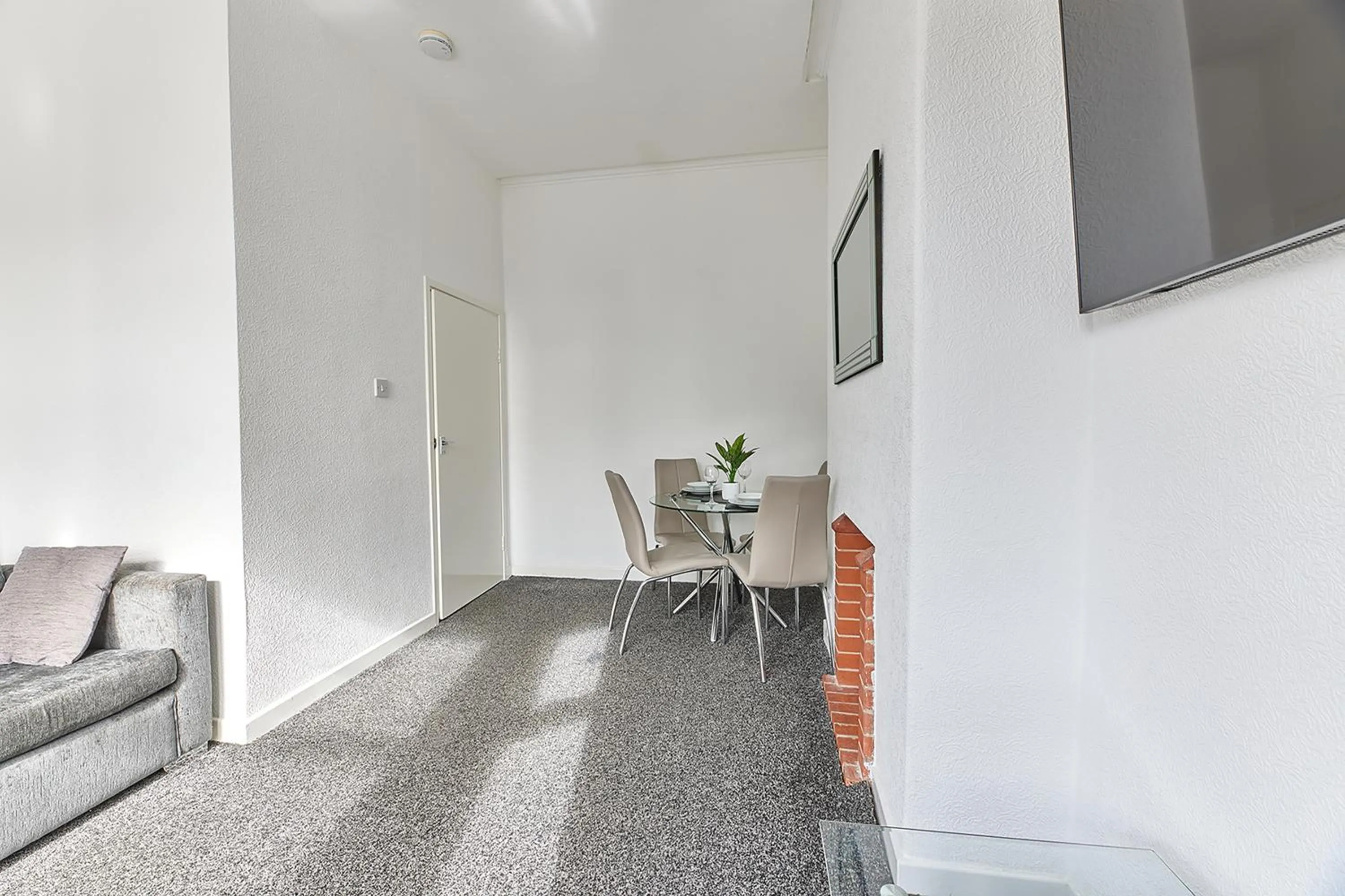 TV and multimedia in Pleasure Holiday Apartments