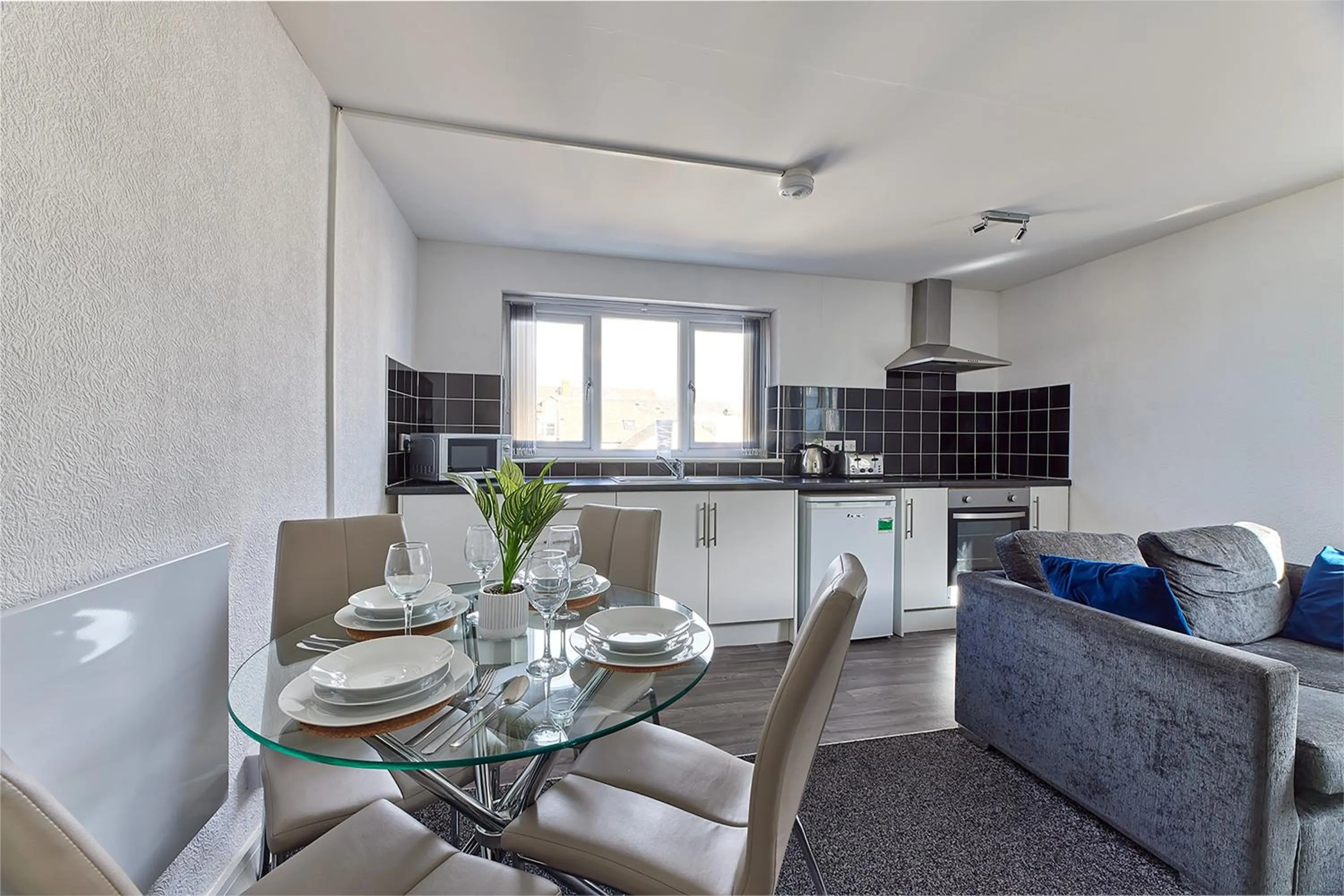 Kitchen or kitchenette in Pleasure Holiday Apartments