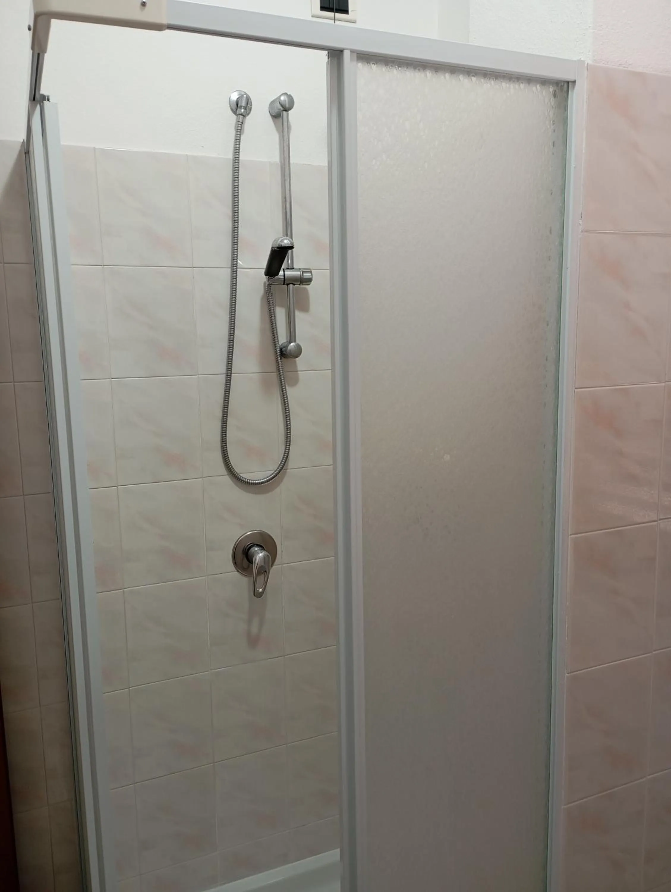 Shower in Hotel Meridiana