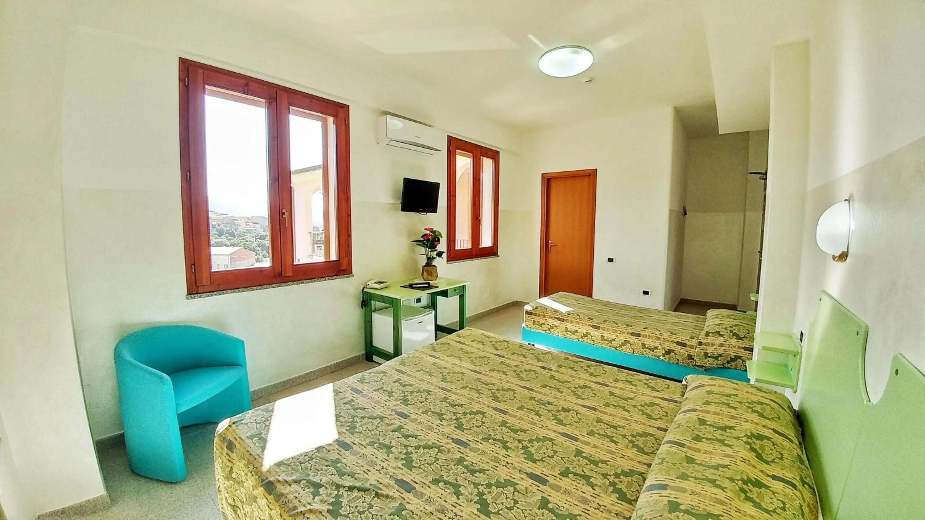 Photo of the whole room, Bed in Hotel Meridiana