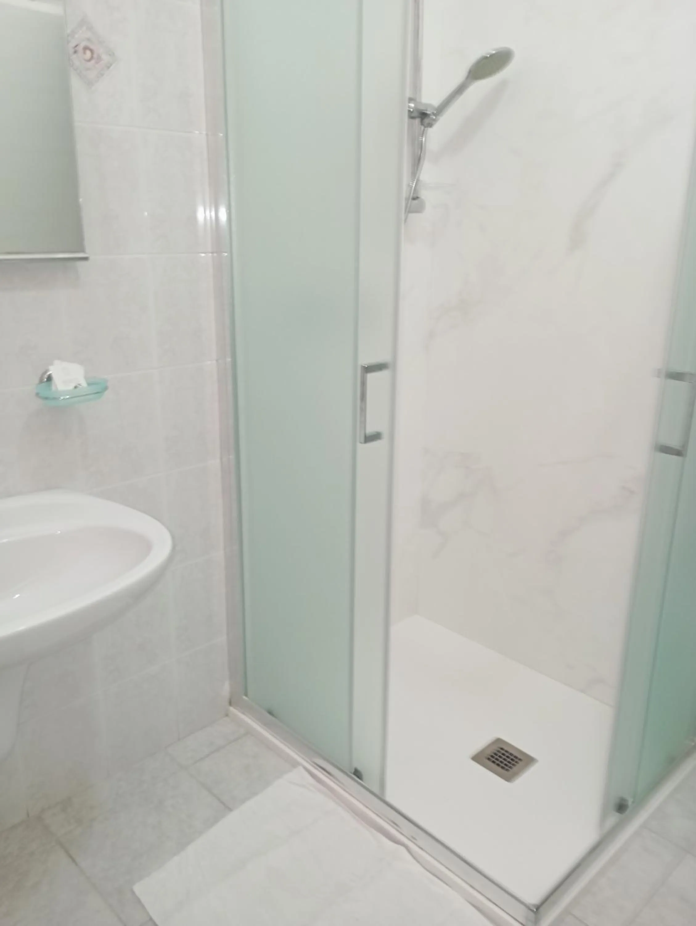 Shower in Hotel Meridiana