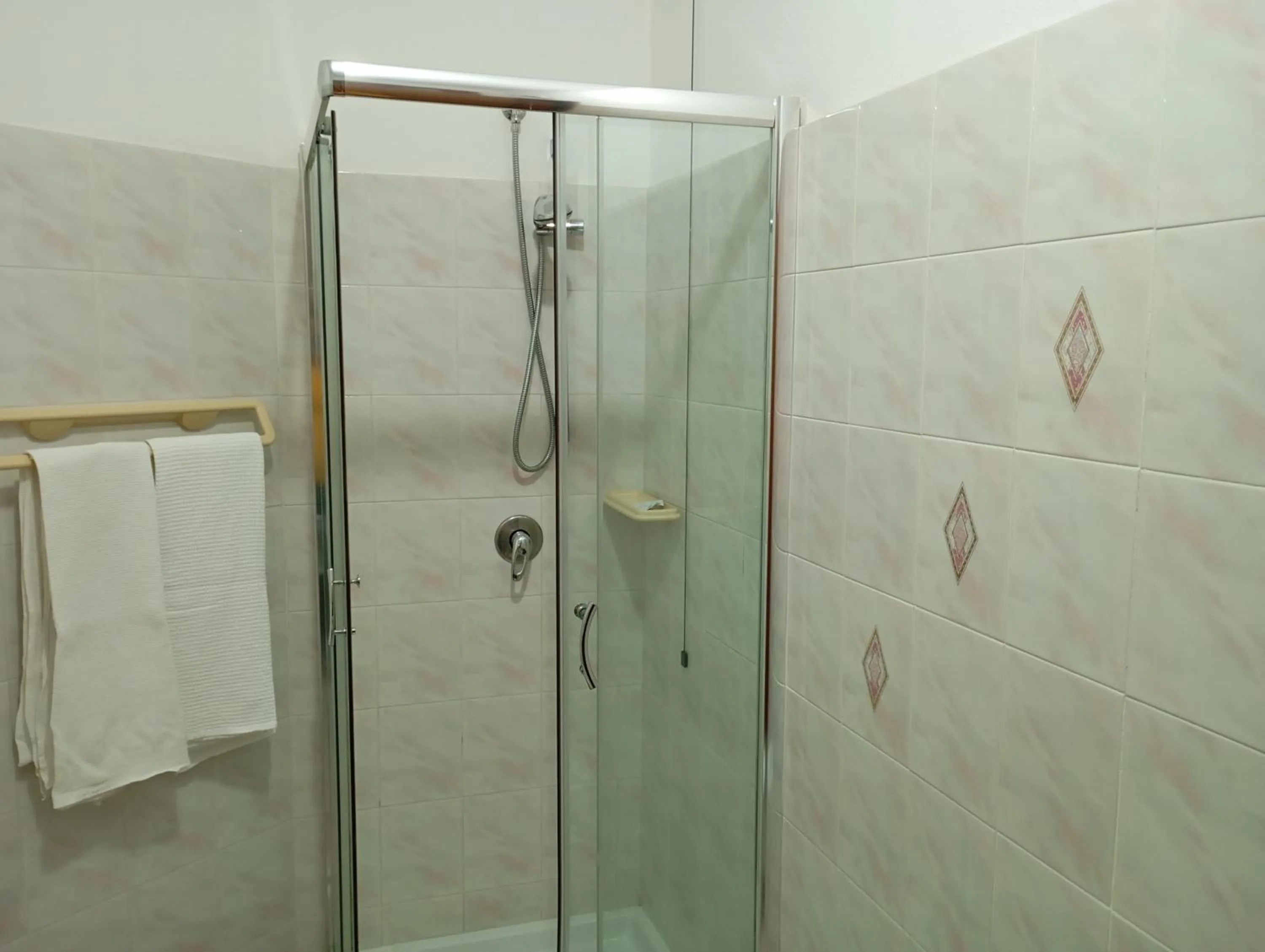 Shower in Hotel Meridiana
