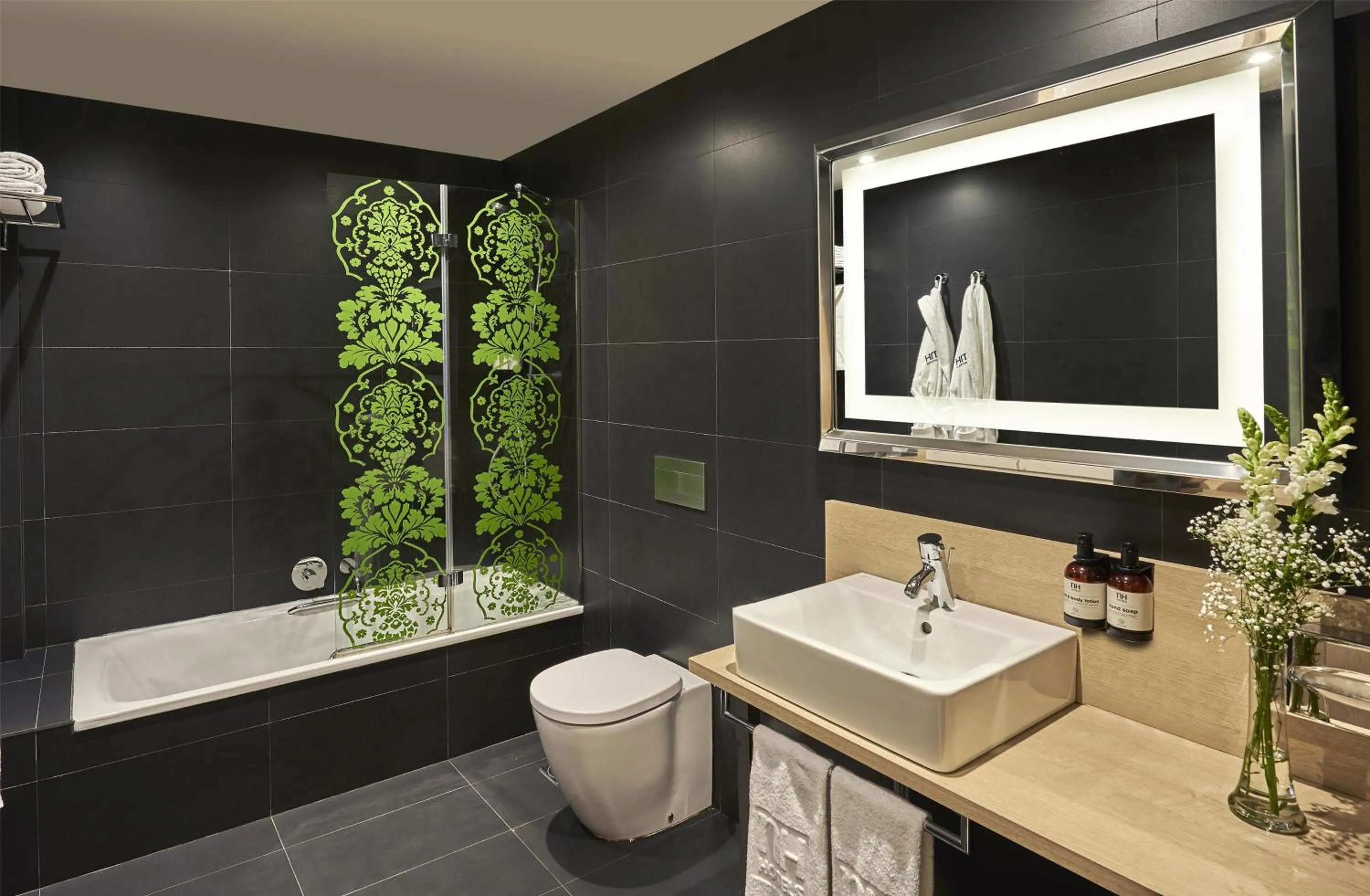 Bathroom in NH Campo Cartagena