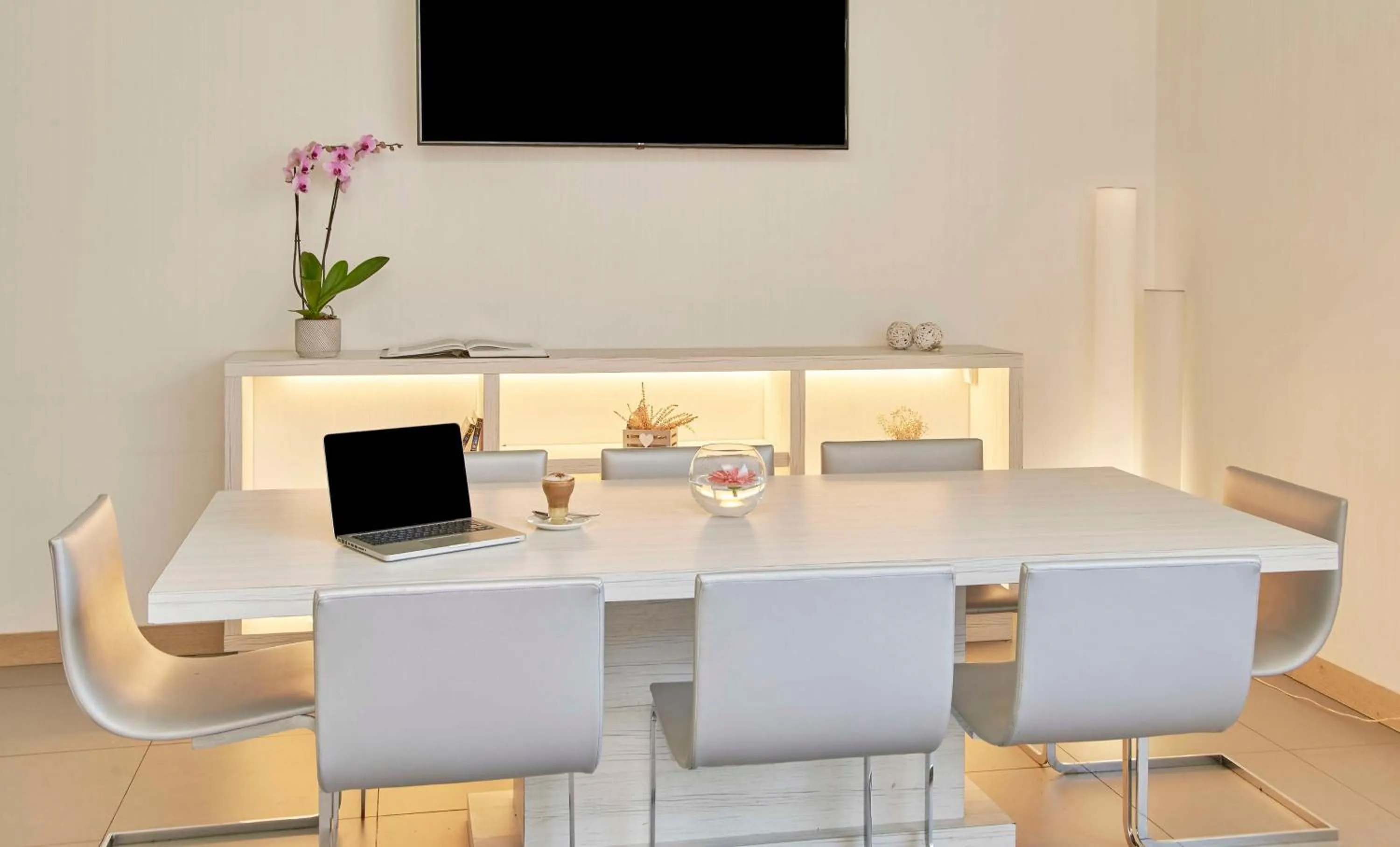 Restaurant/places to eat in NH Campo Cartagena