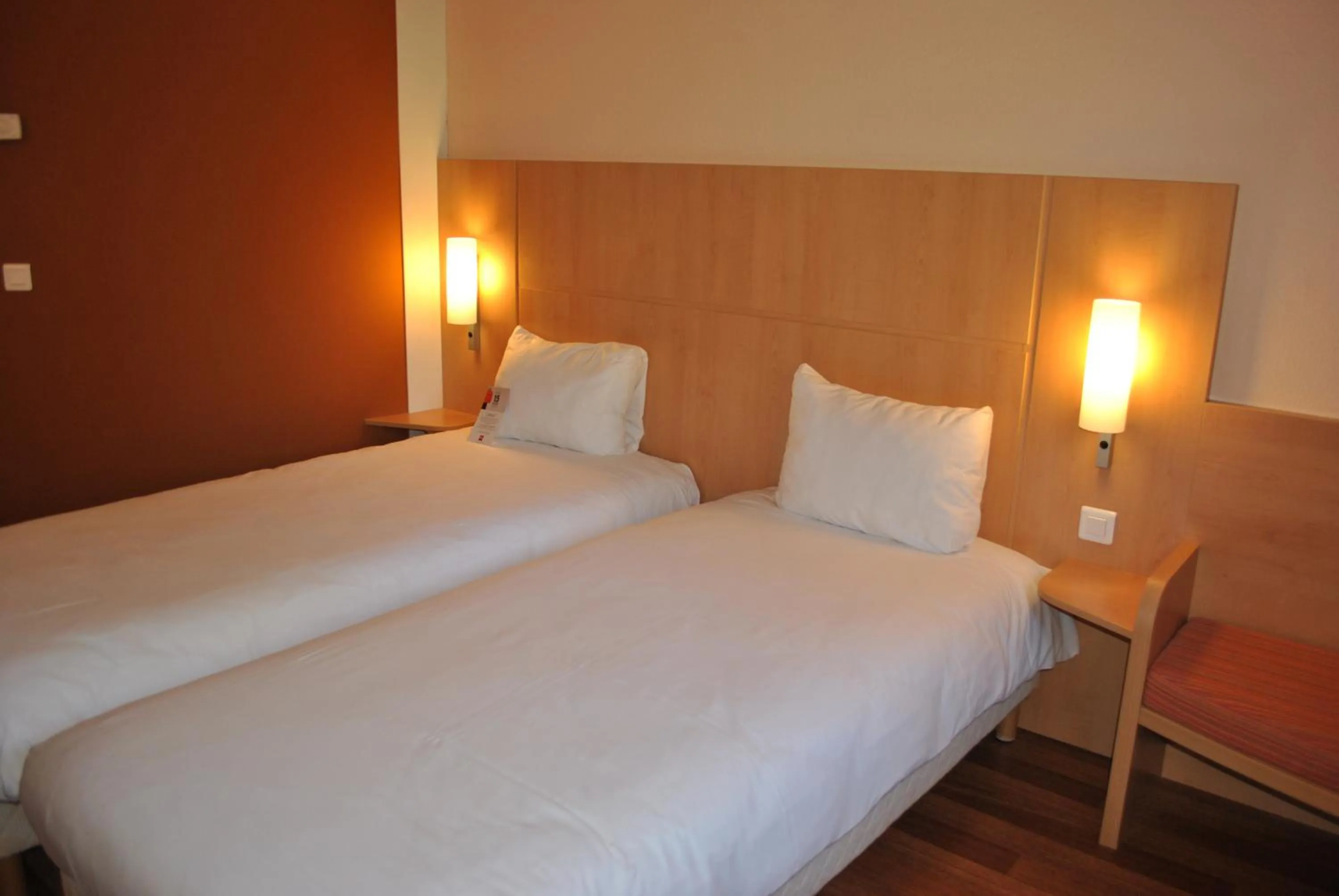 Bedroom, Bed in ibis Loriol Le Pouzin