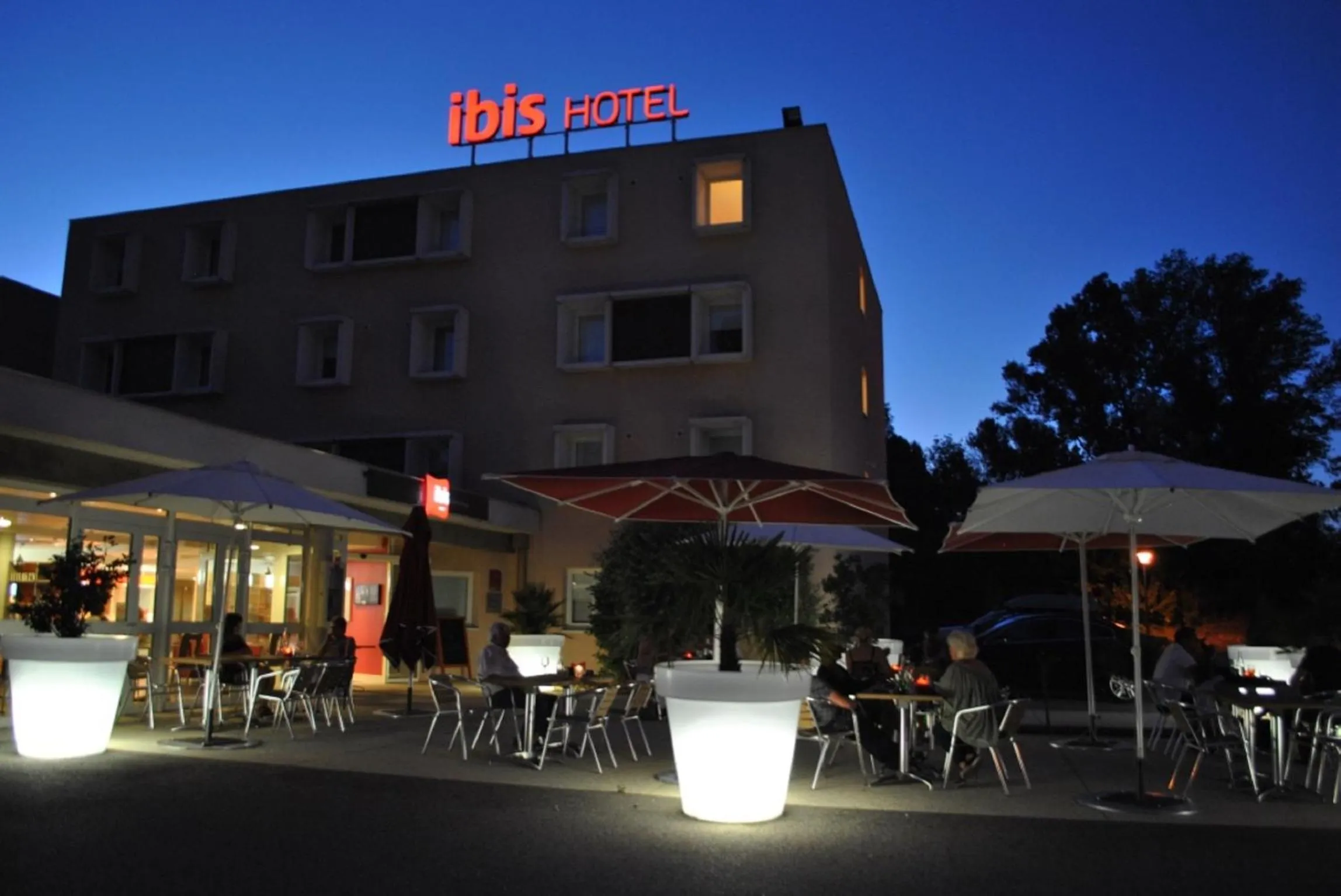 Patio in ibis Loriol Le Pouzin
