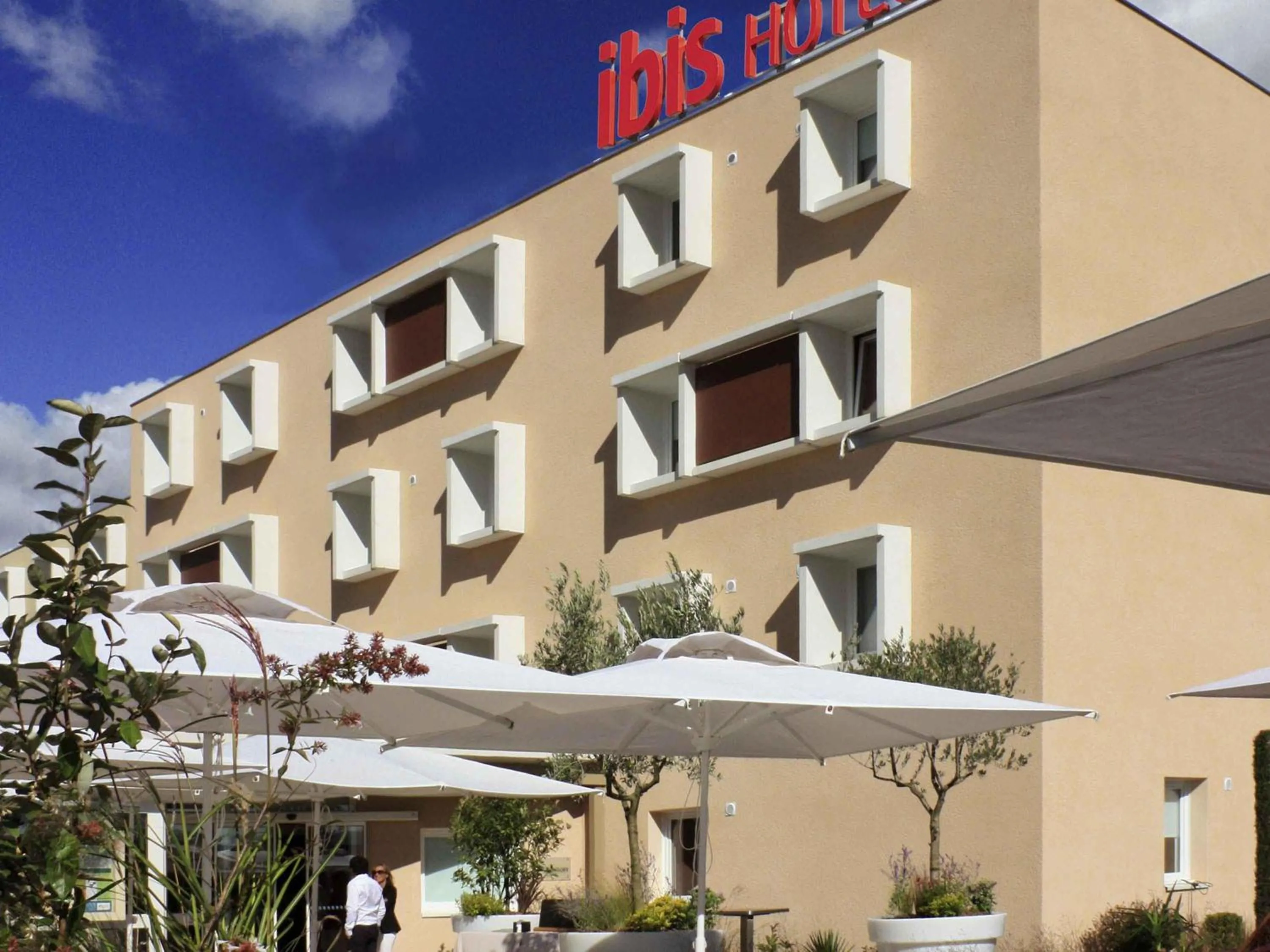 Property building in ibis Loriol Le Pouzin