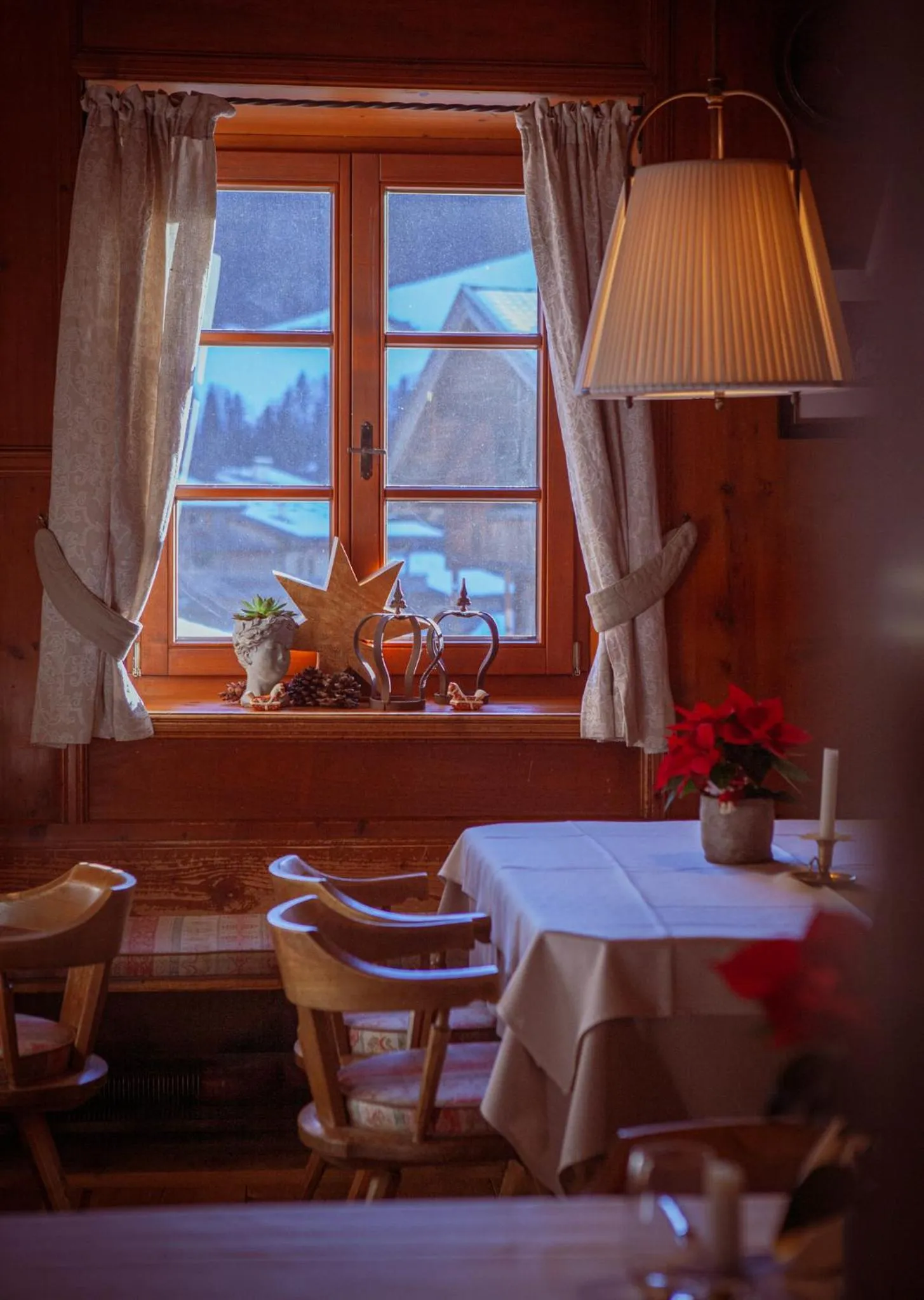 Dining area in Hotel Zur Post