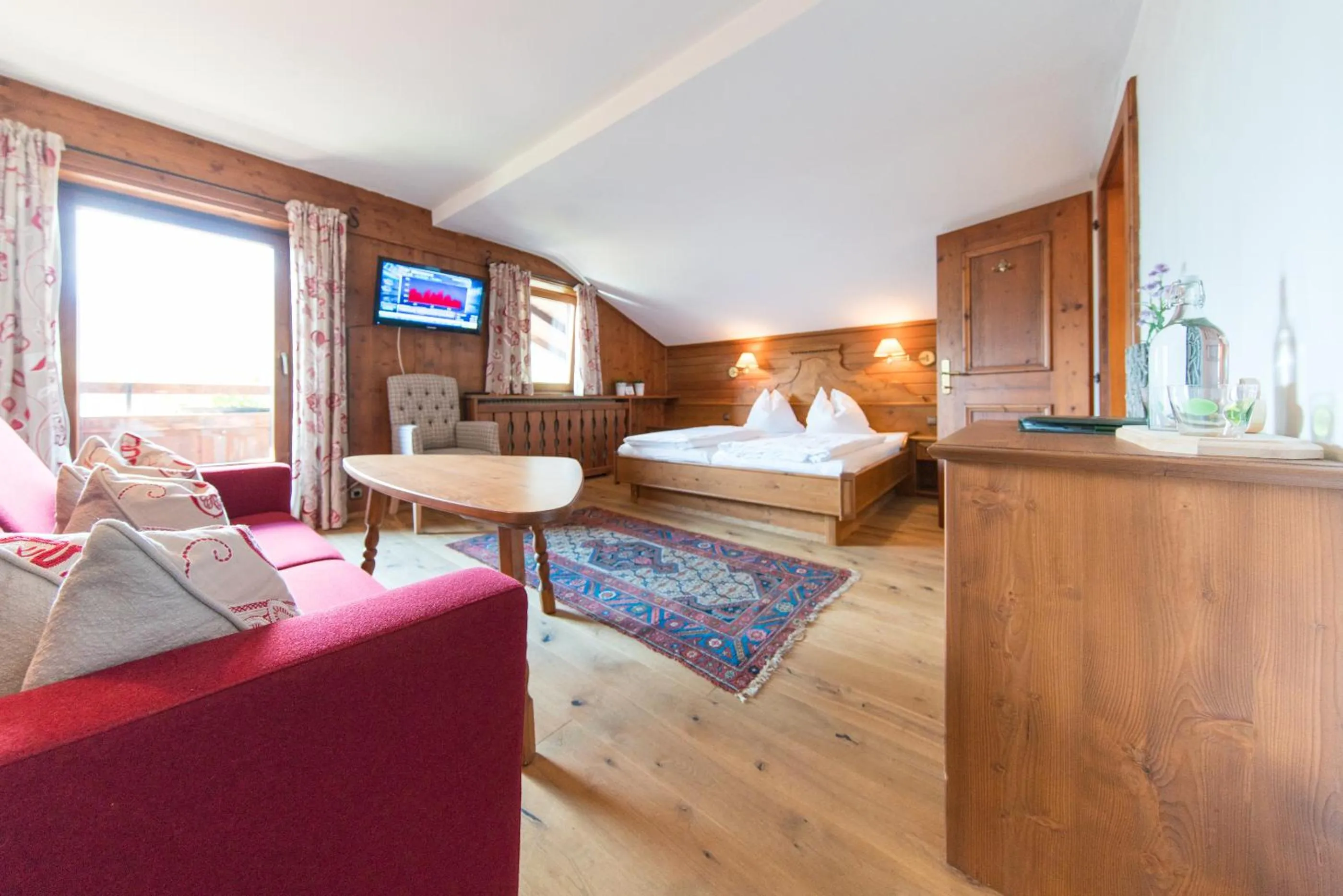 Photo of the whole room, Bed in Hotel Zur Post