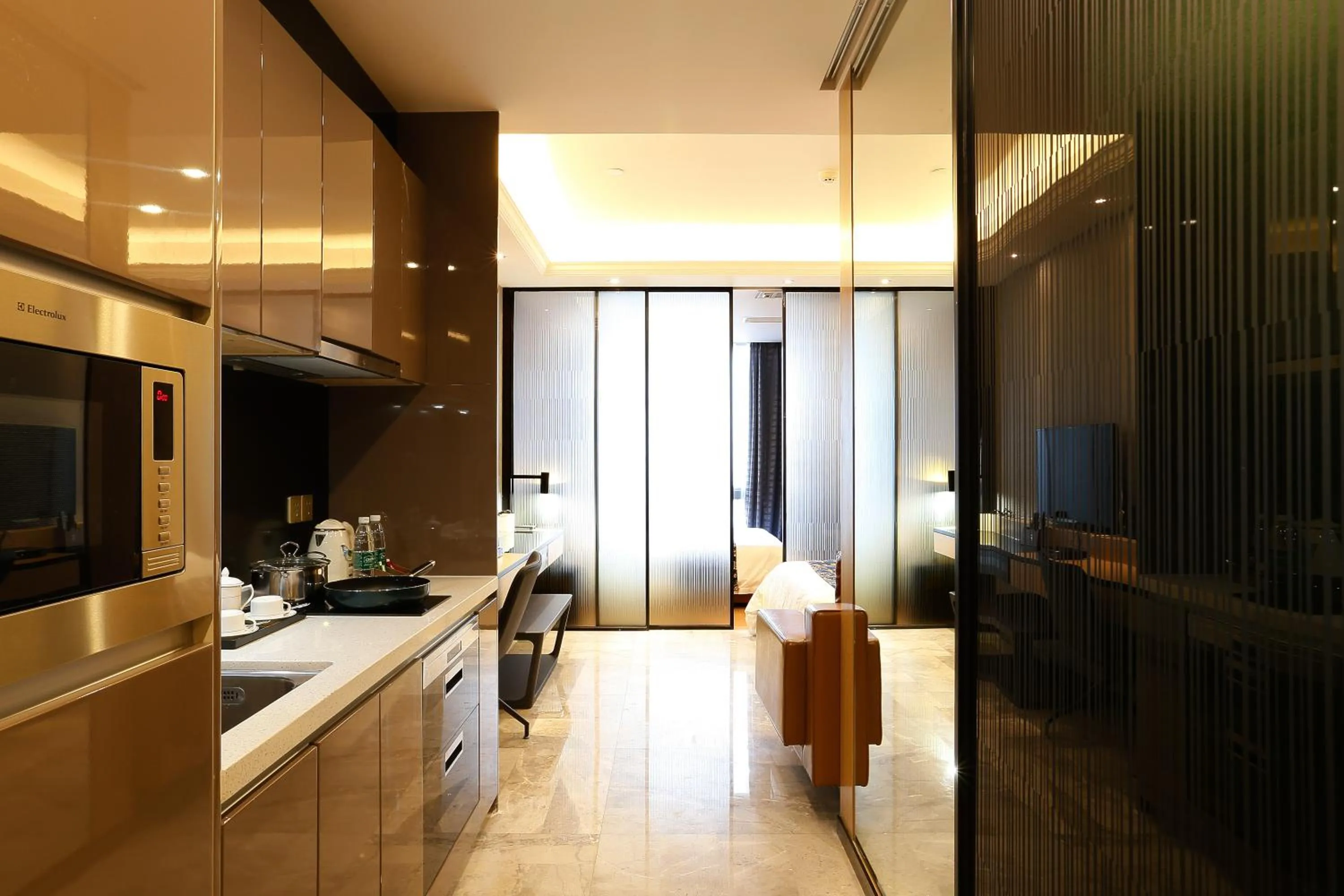 Staff in Boman Holiday Apartment Beijing Road Jie Deng Du Hui Branch