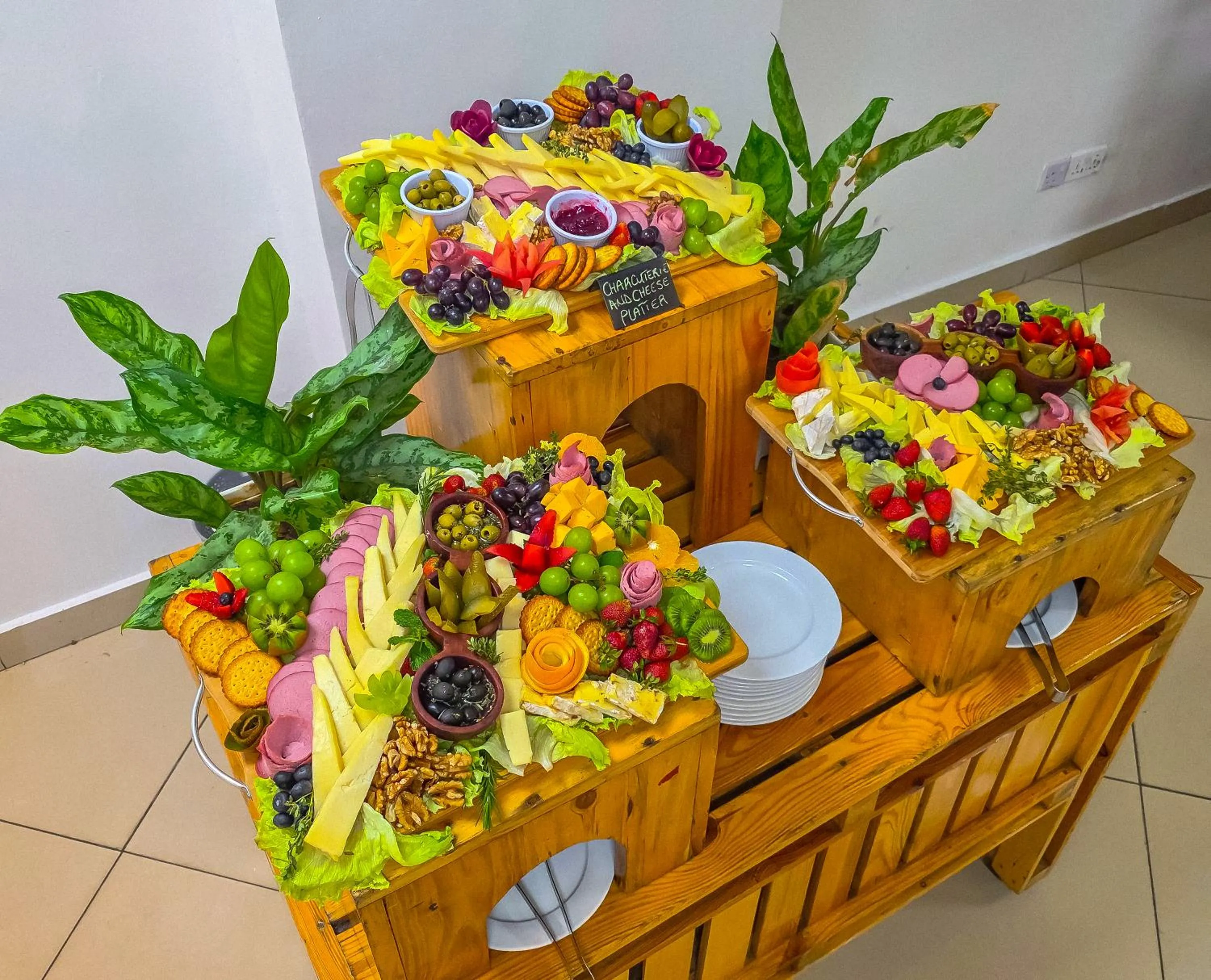 Restaurant/places to eat in Hotel Sapphire