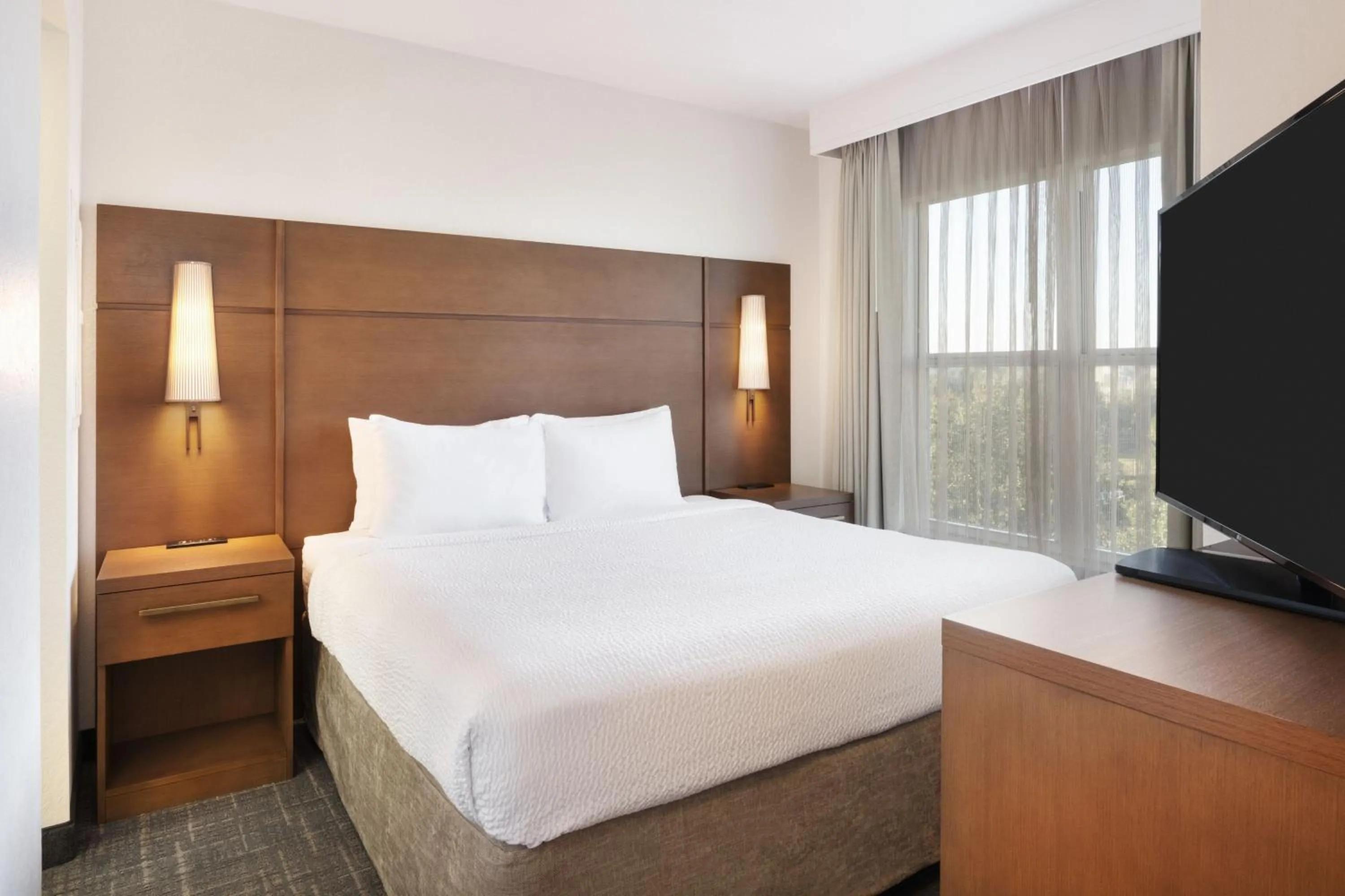 Bedroom, Bed in Residence Inn by Marriott Daytona Beach Speedway/Airport