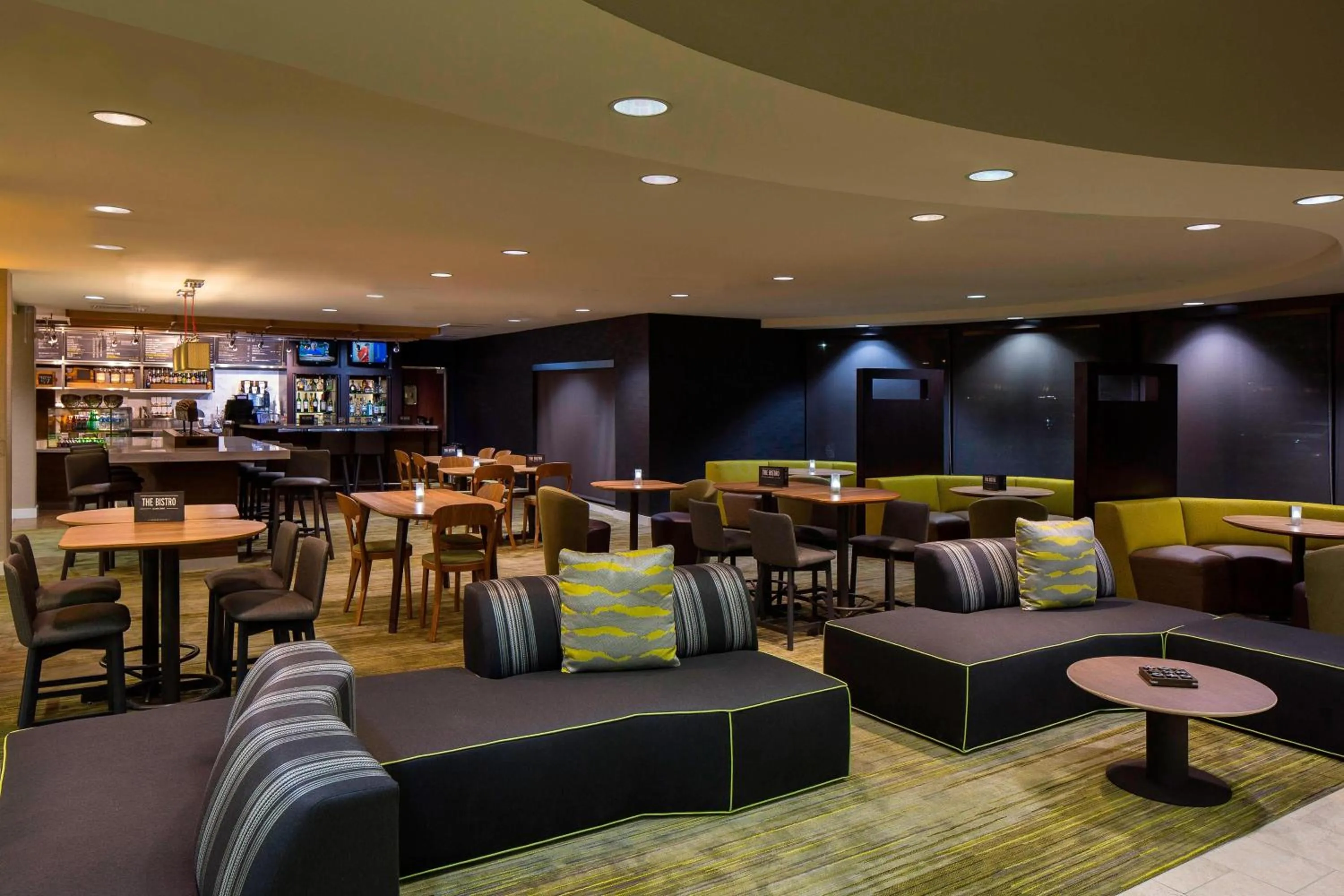 Restaurant/places to eat in Courtyard by Marriott Daytona Beach Speedway/Airport