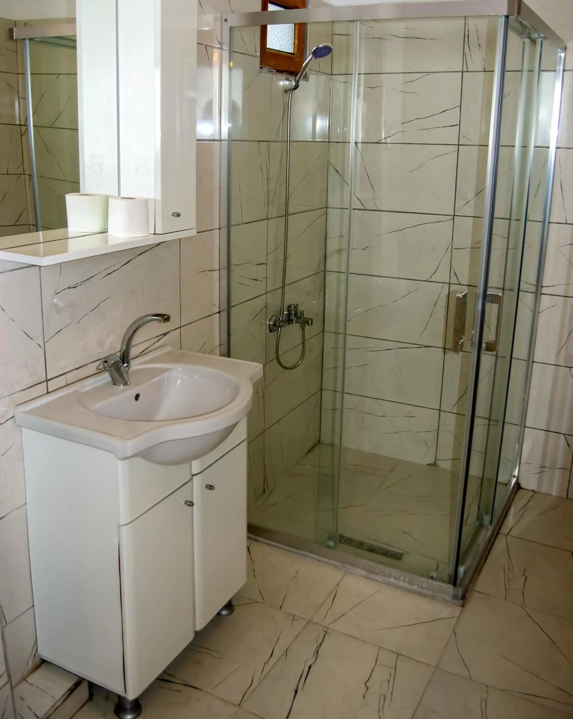 Shower in Kaltur Boutique Hotel