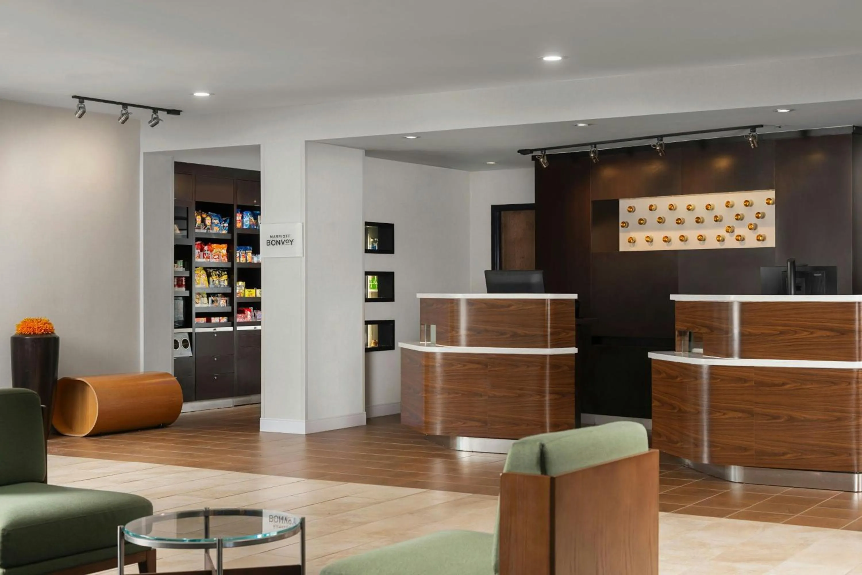 Lobby or reception in Courtyard by Marriott Dallas-Fort Worth/Bedford