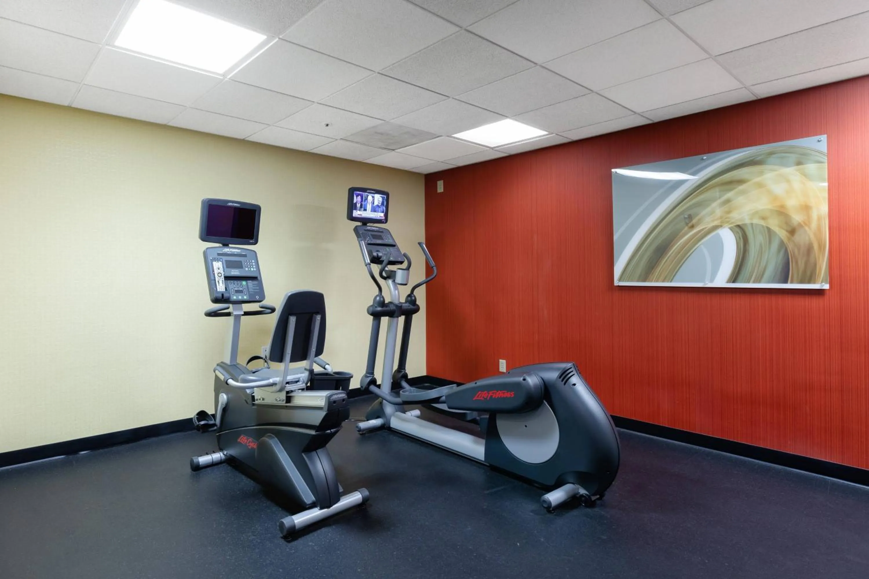 Fitness centre/facilities in Courtyard by Marriott Dallas-Fort Worth/Bedford