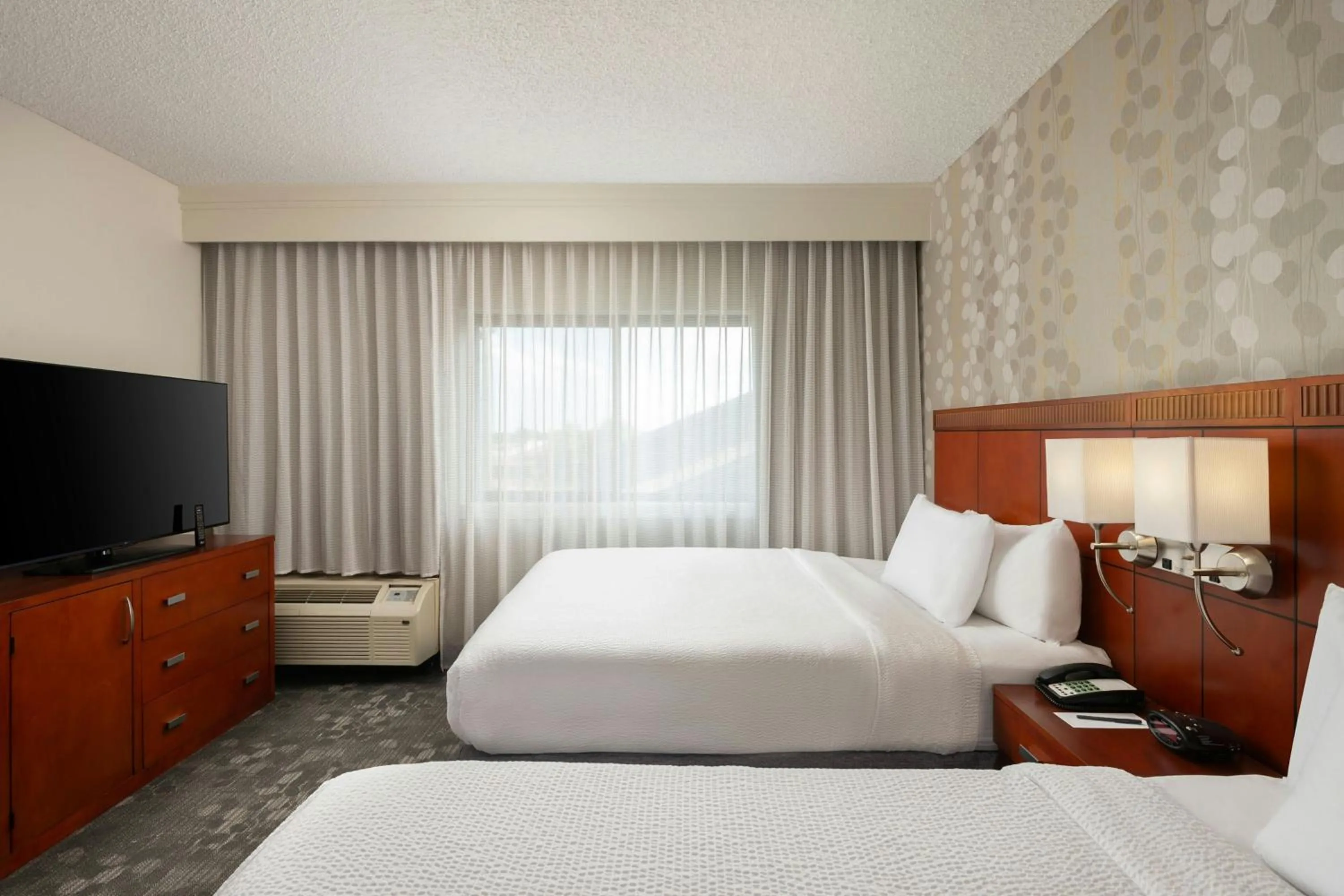 Bedroom, Bed in Courtyard by Marriott Dallas-Fort Worth/Bedford