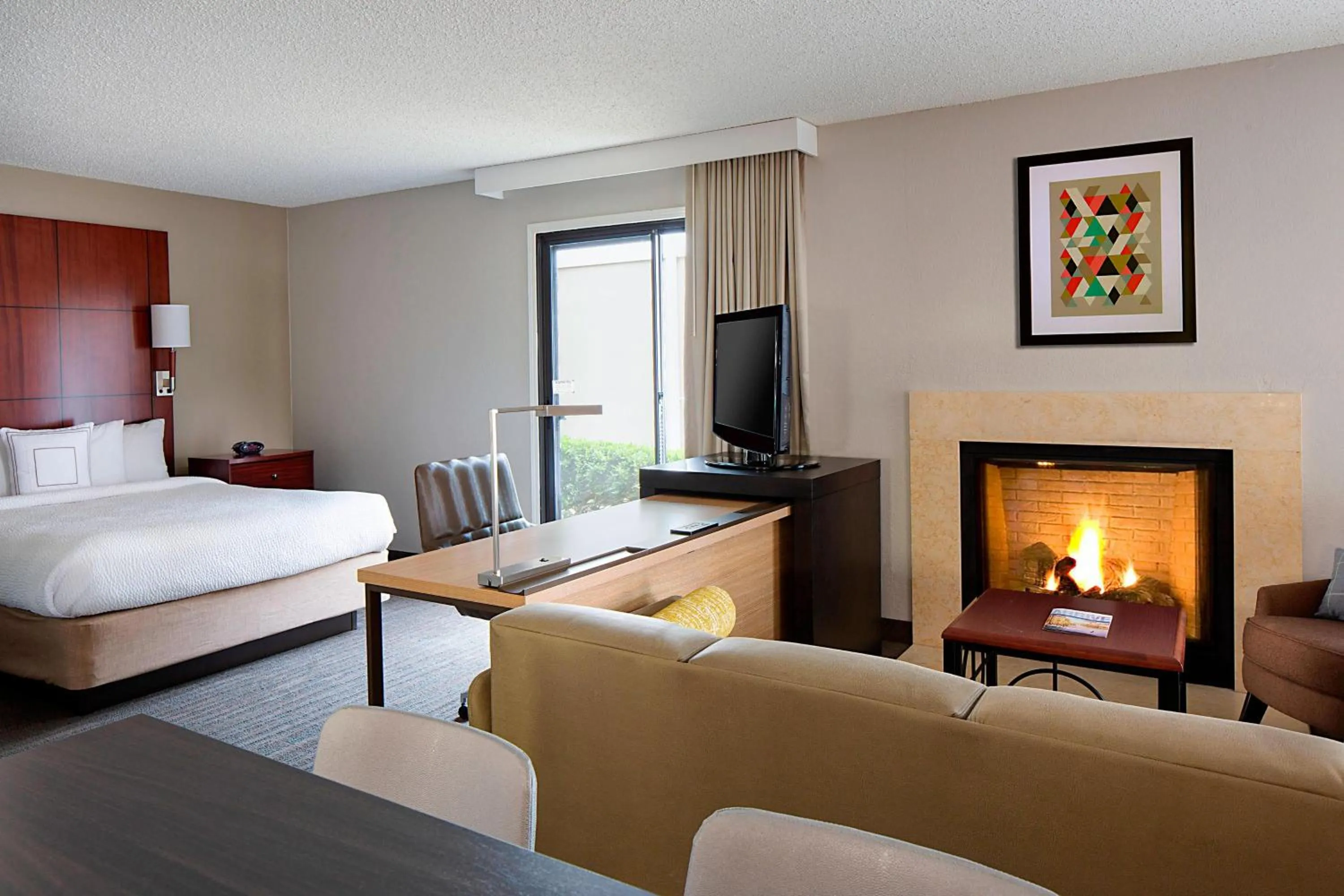 Photo of the whole room, Bed in Residence Inn Dallas Las Colinas