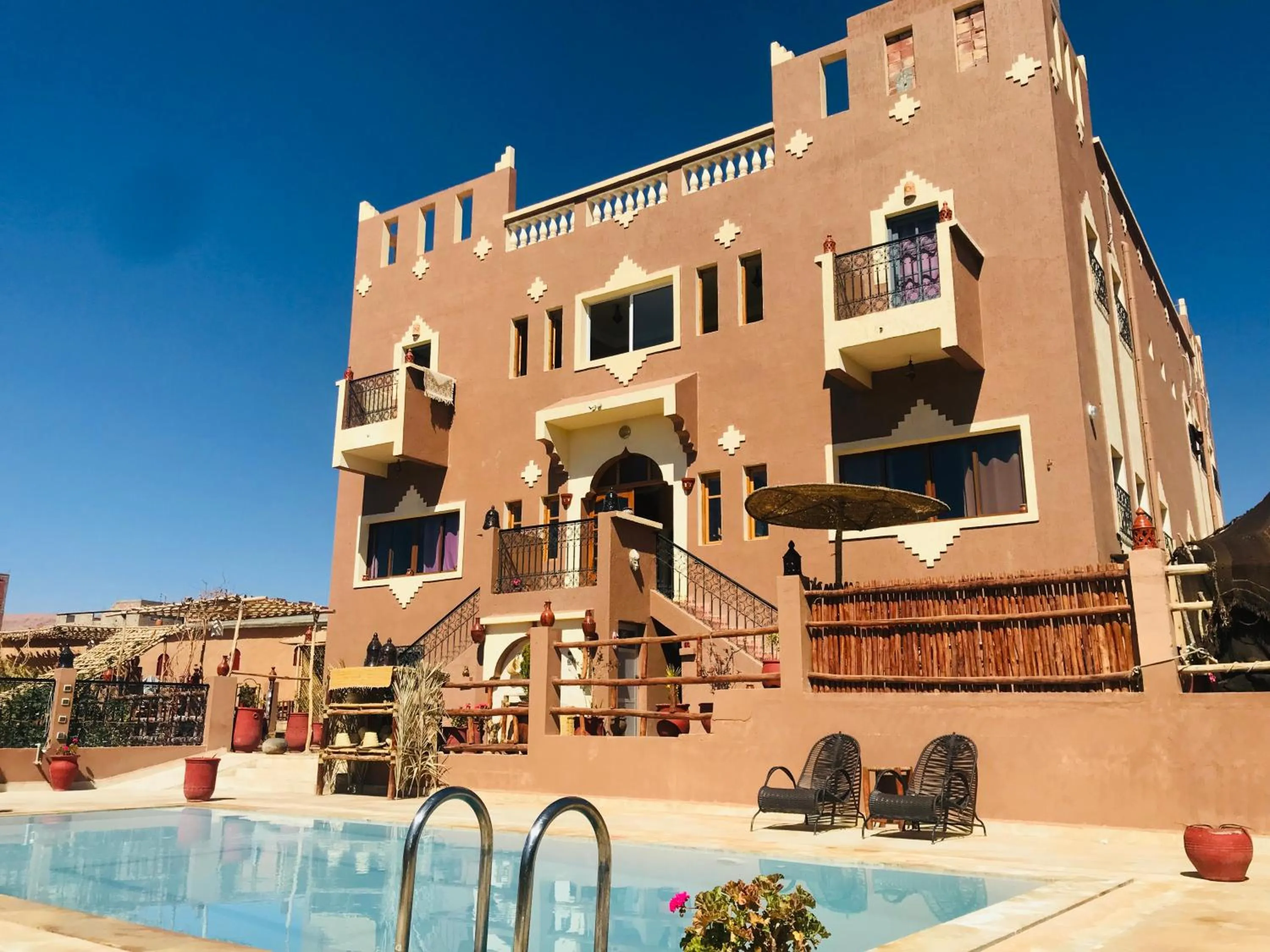 Swimming pool in Riad Dar Bab Todra