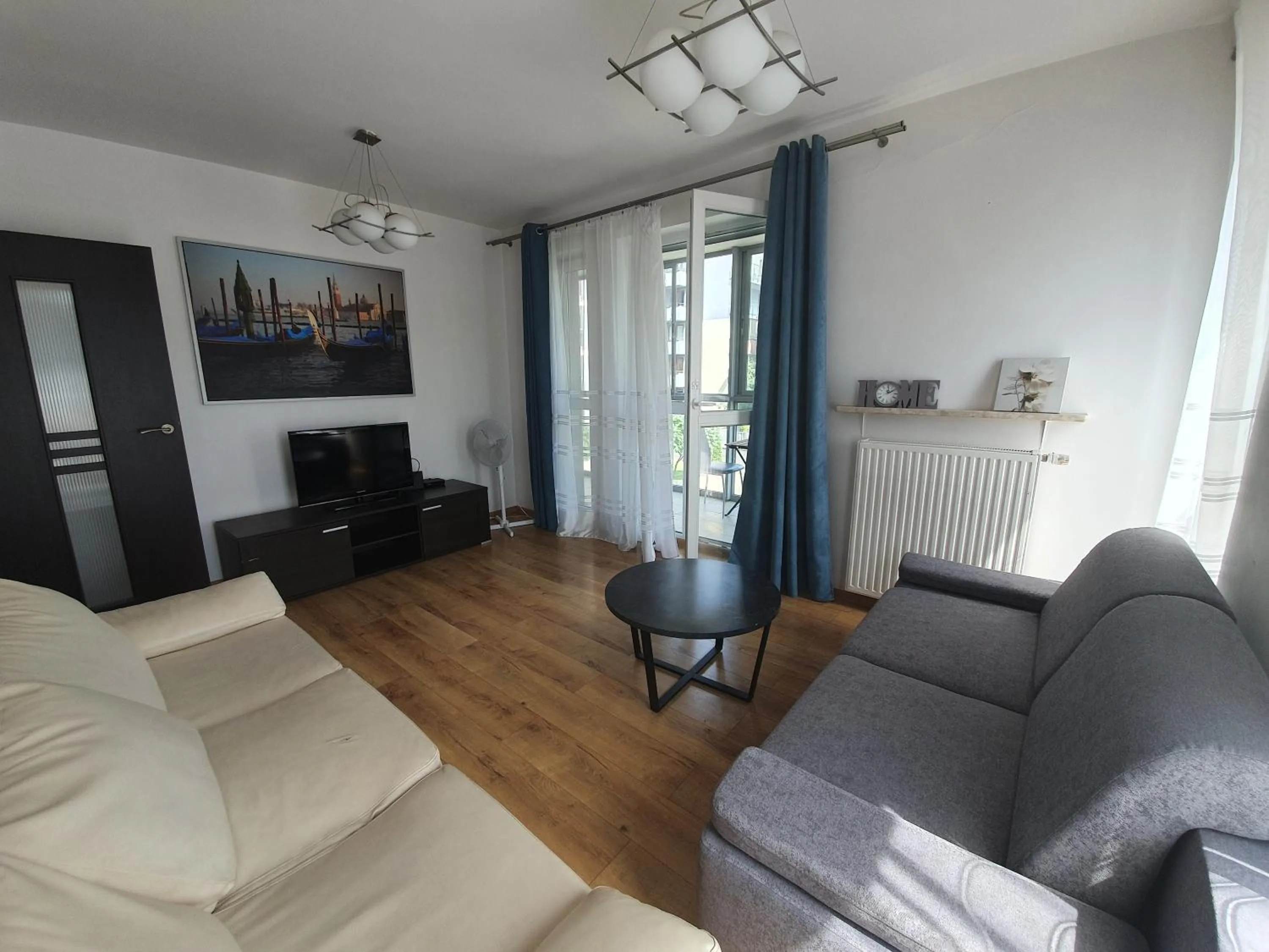 Living room in Senator Warsaw Apartments