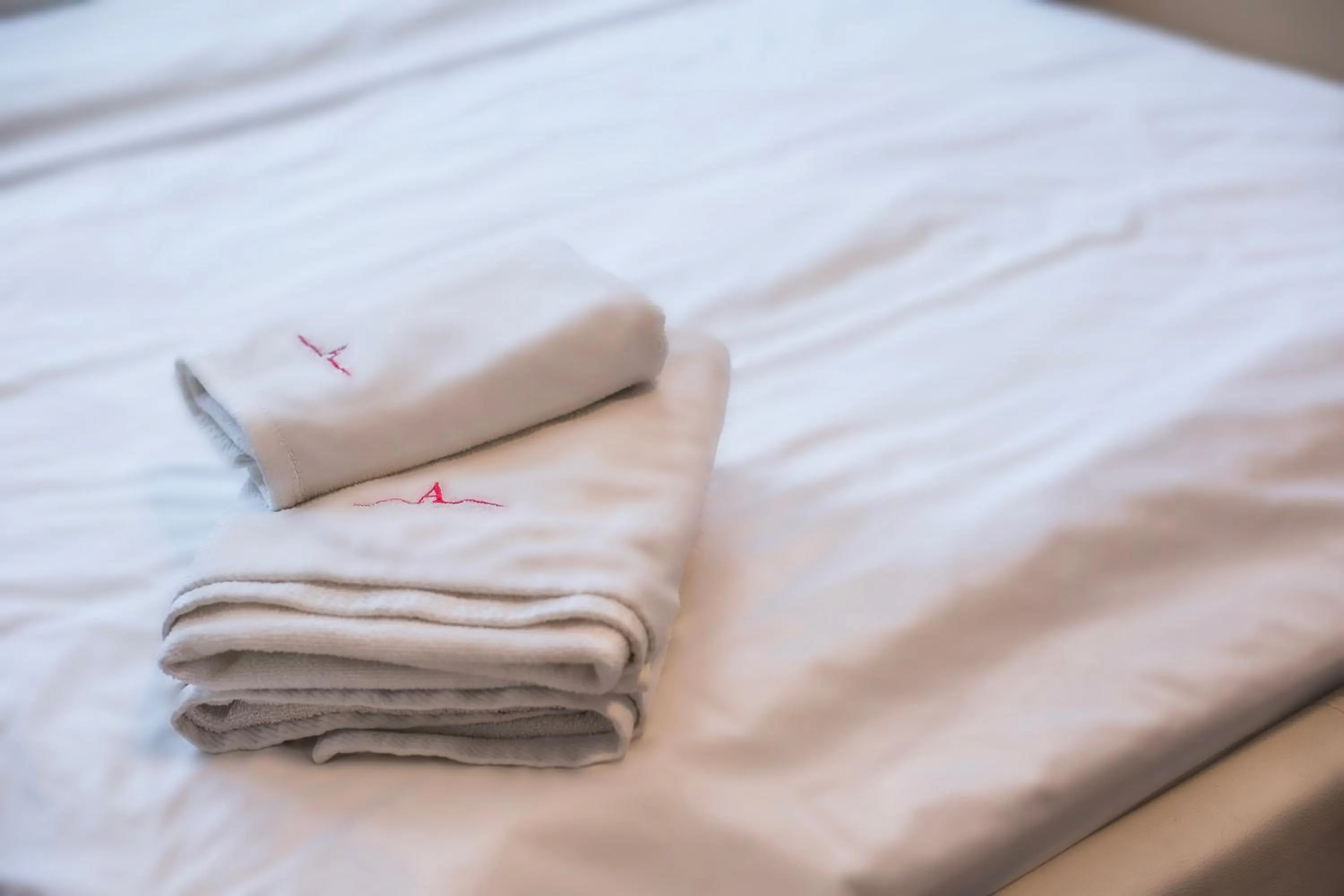 Property logo or sign, Bed in Senator Warsaw Apartments