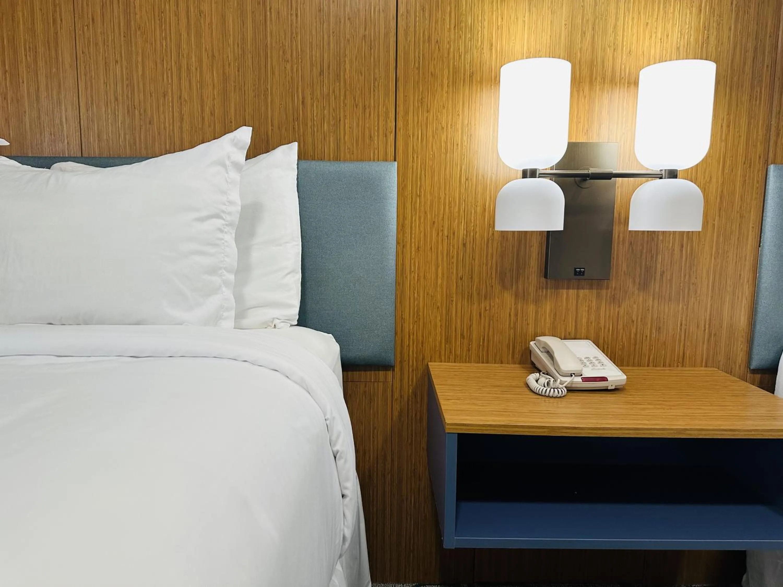 Bed in Country Inn & Suites by Radisson, Canton near Hall of Fame