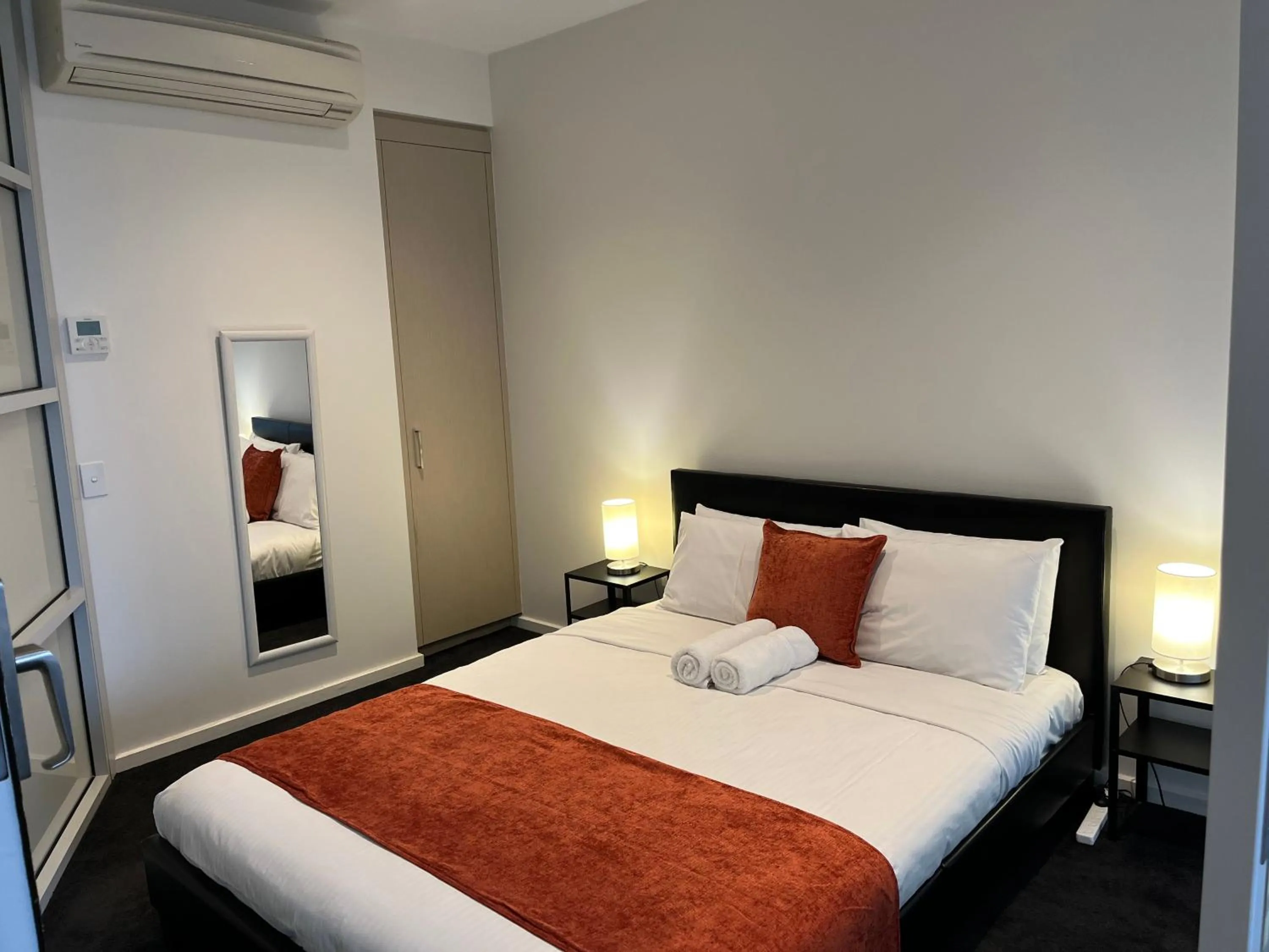 Bed in Tasha's Apartments on Morphett