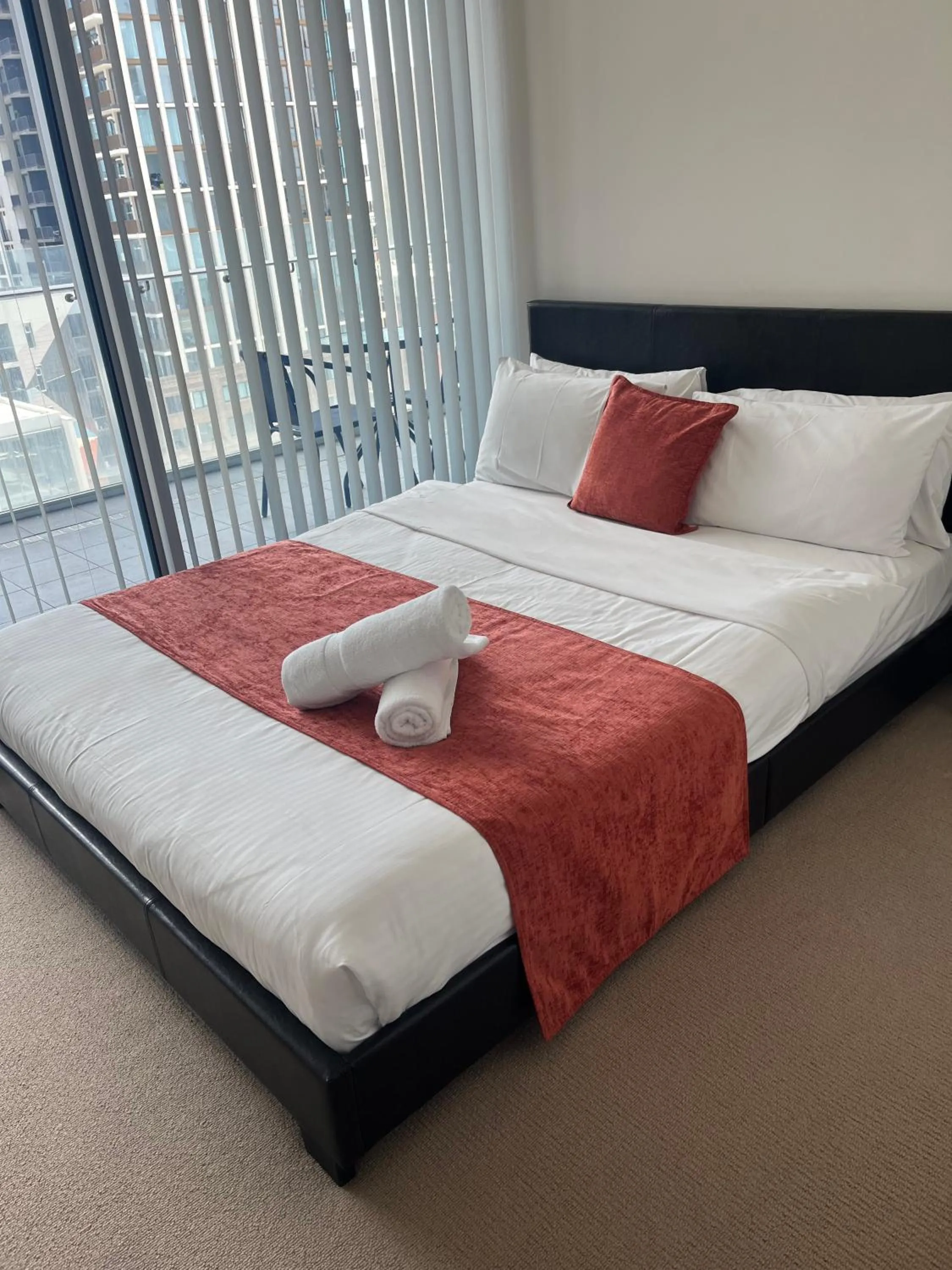 Bed in Tasha's Apartments on Morphett