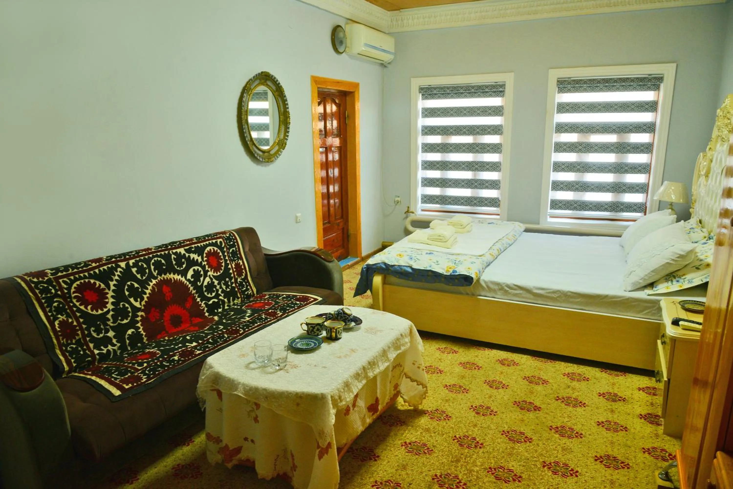 Bed in Best Hotel Nasriddin Navruz 1 Minut way till Old City