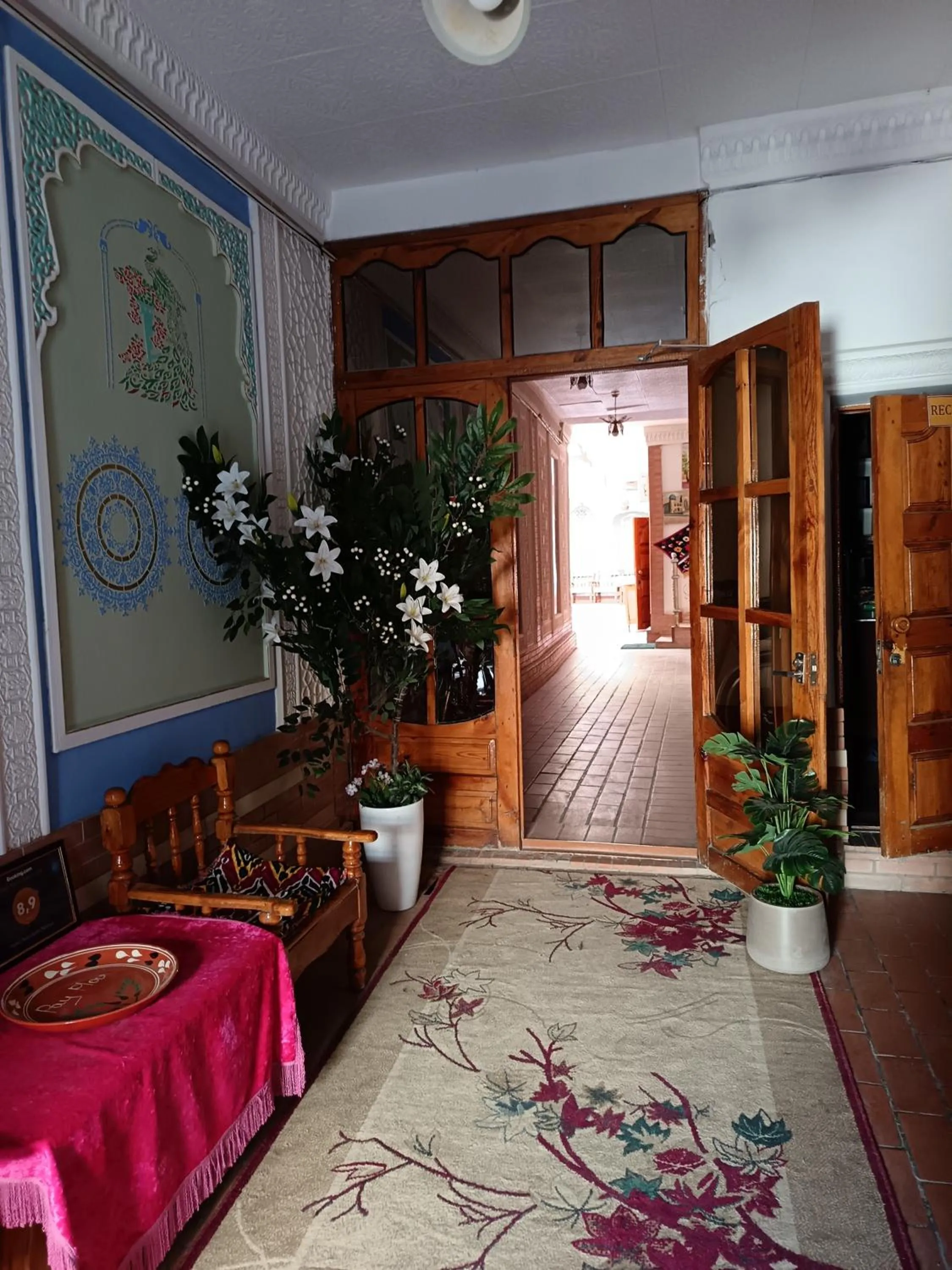 Bed in Best Hotel Nasriddin Navruz 1 Minut way till Old City