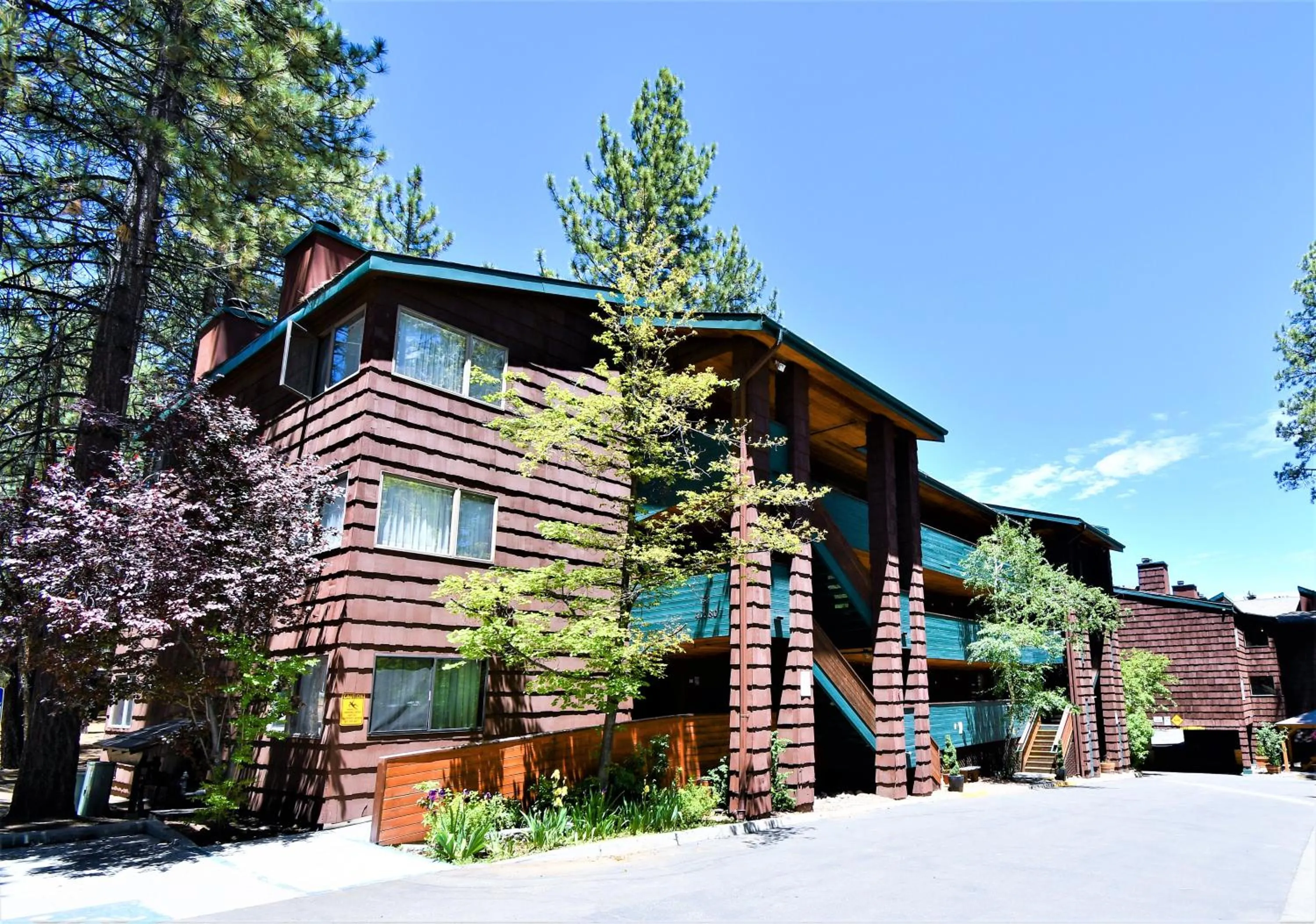 Property building in Snow Lake Lodge