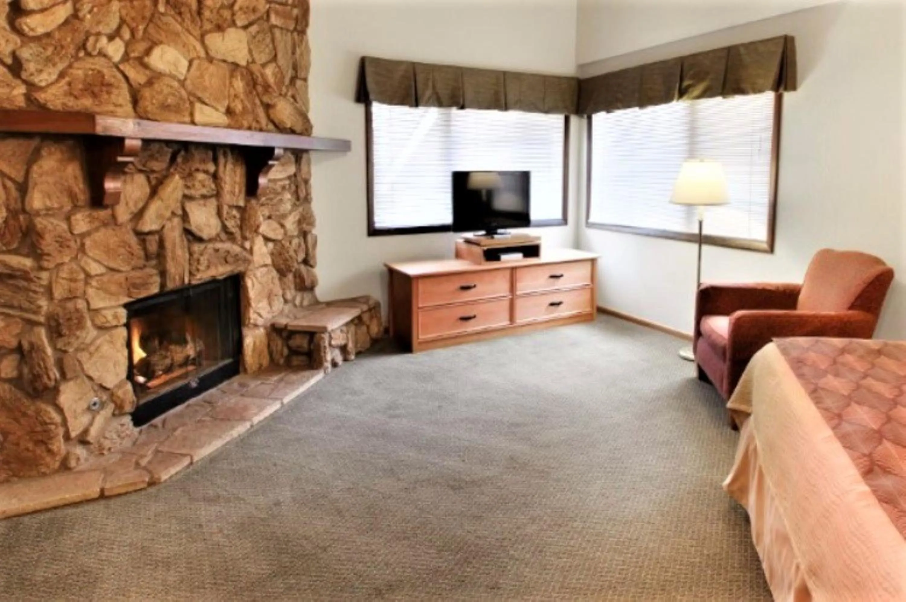 Bedroom in Snow Lake Lodge