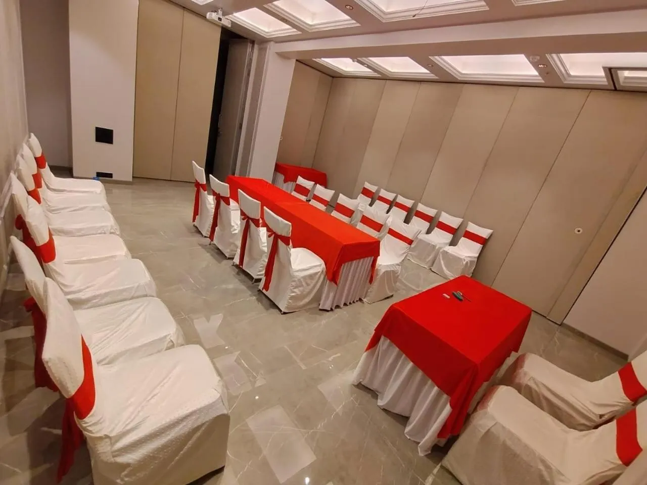 Banquet/Function facilities in J Hotel - J ESVI