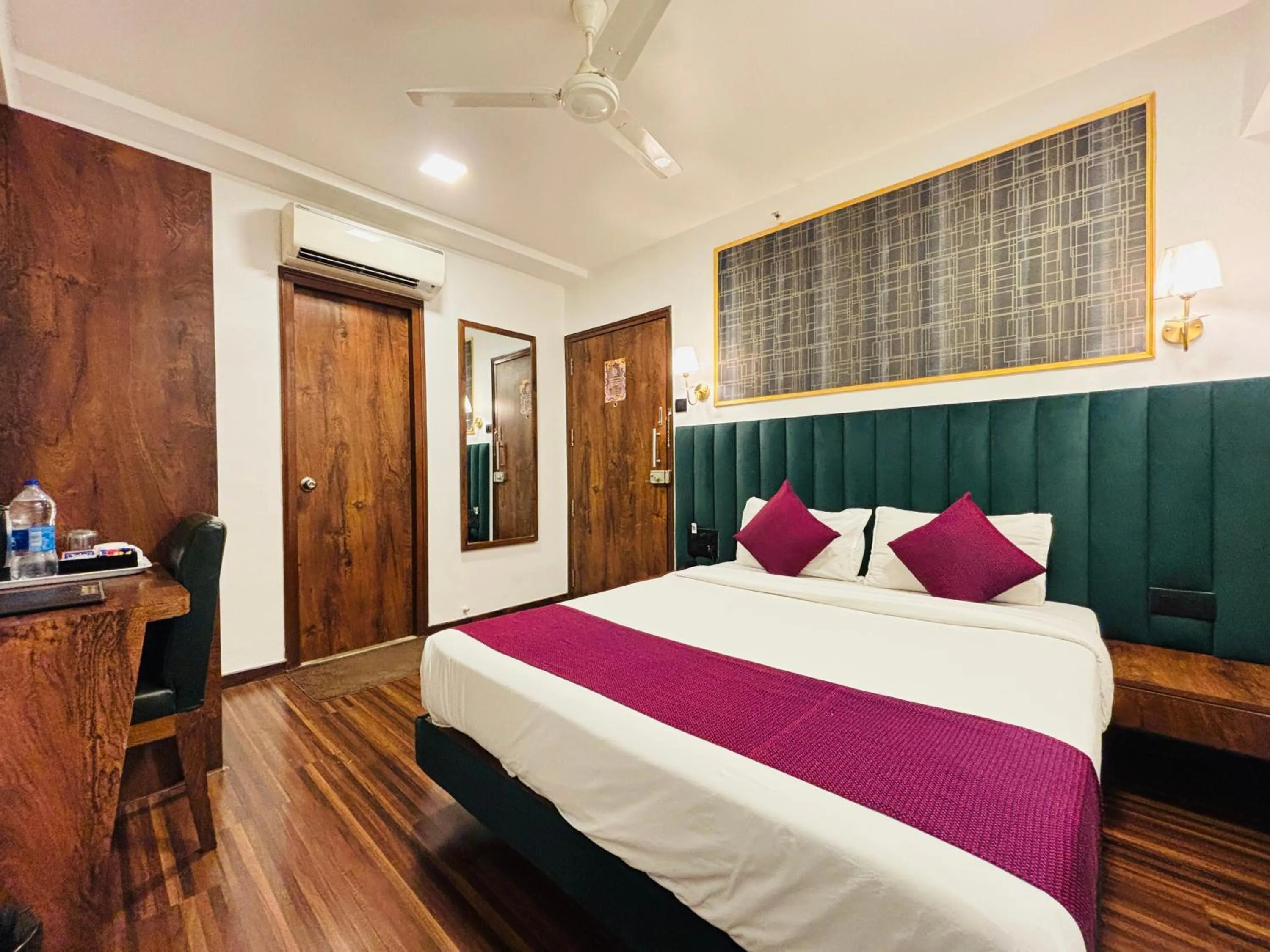 Bedroom, Bed in J Hotel and Banquets