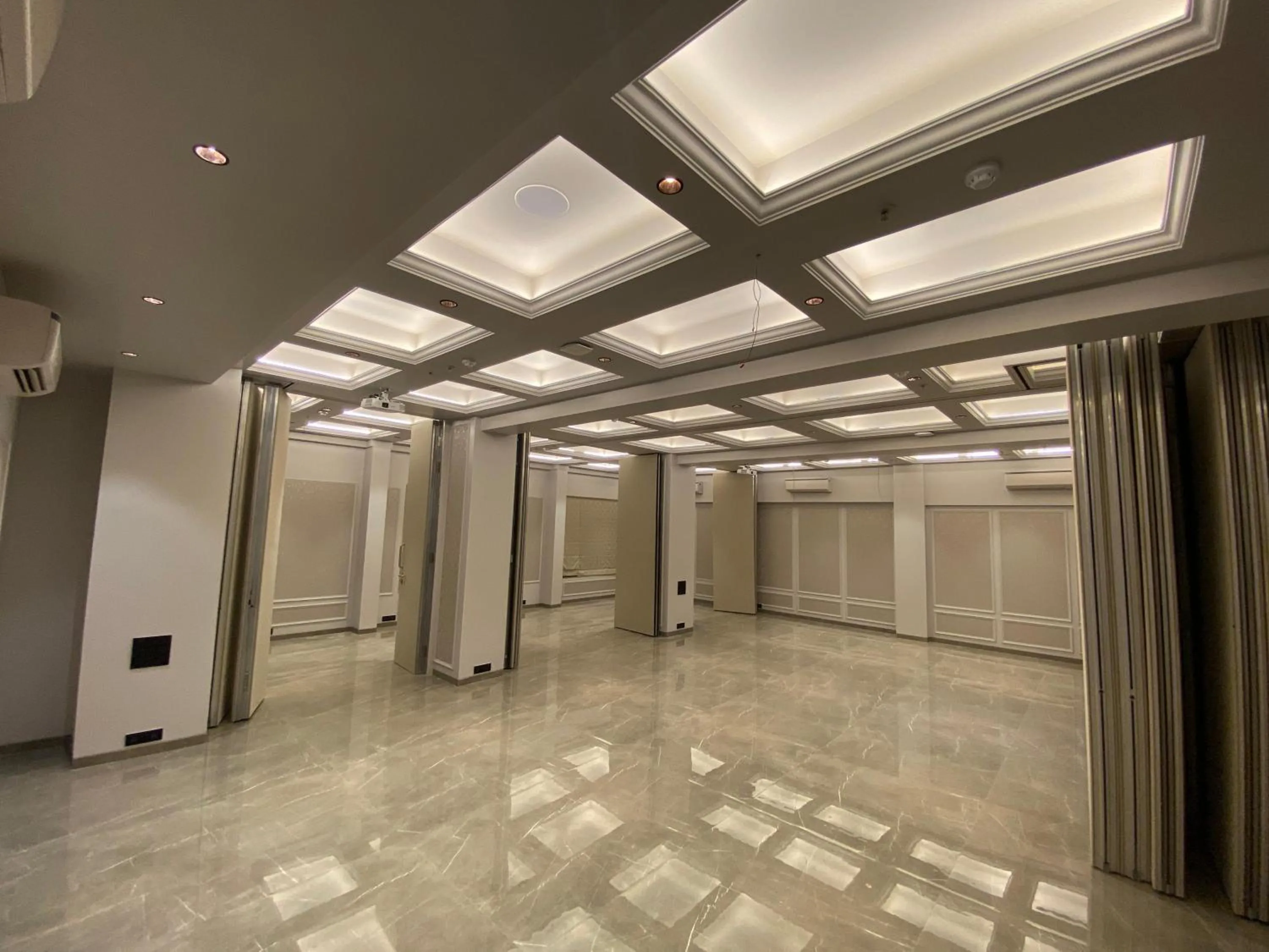 Banquet/Function facilities in J Hotel - J ESVI