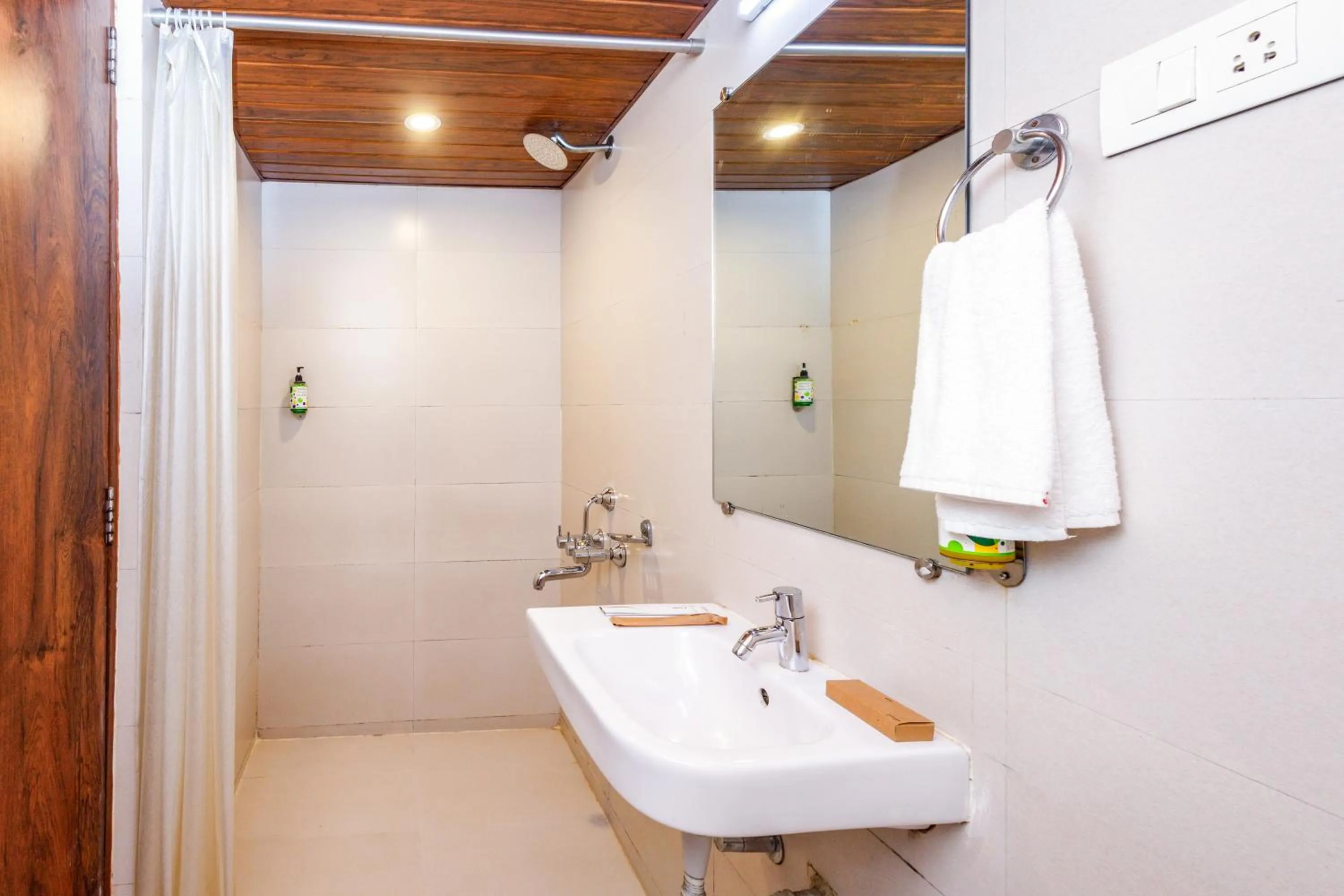 Bathroom in J Hotel - J ESVI