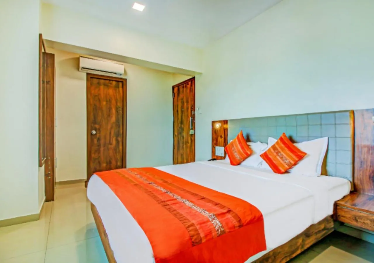 Photo of the whole room, Bed in J Hotel - J ESVI