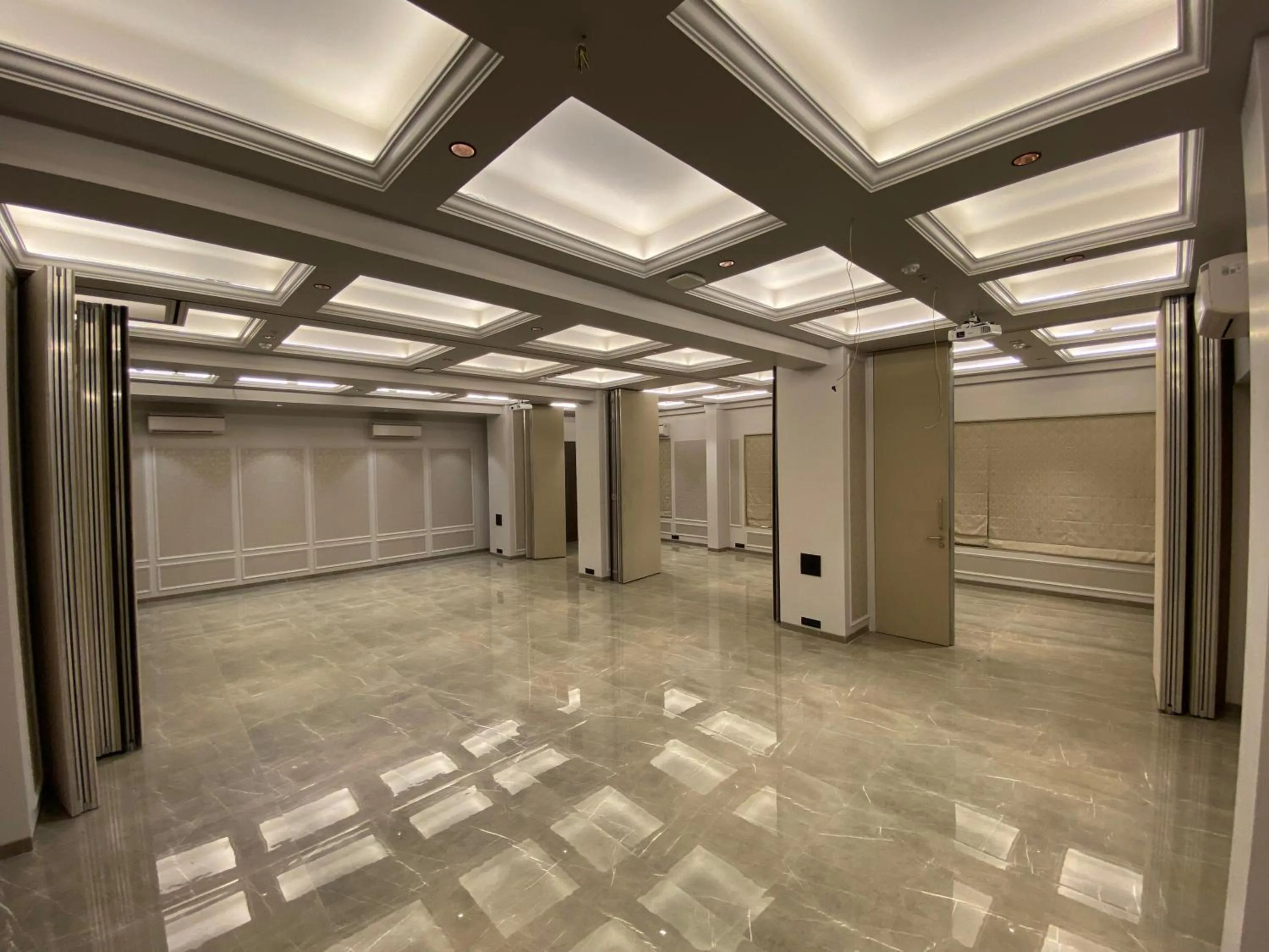 Banquet/Function facilities in J Hotel - J ESVI