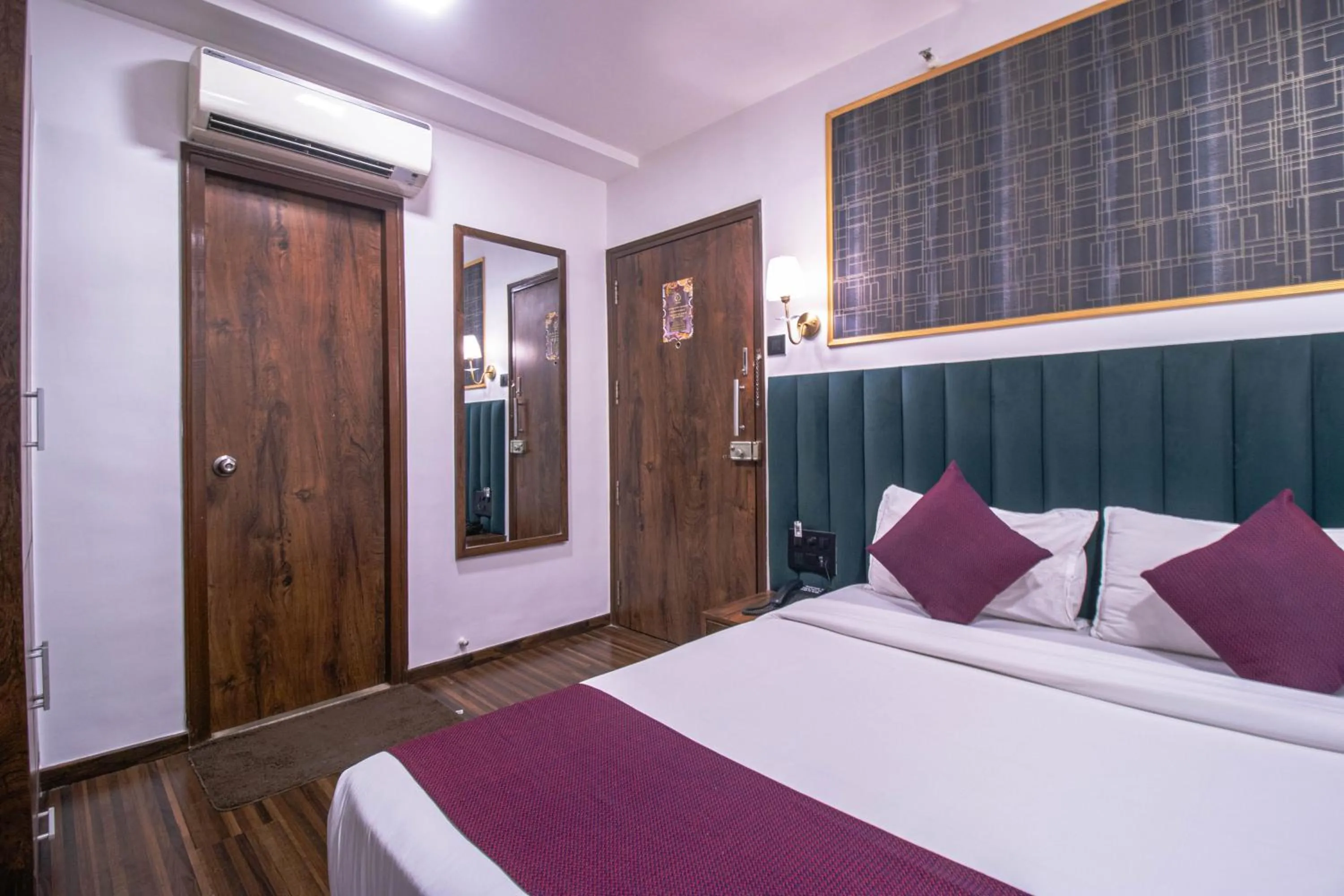 Bedroom, Bed in J Hotel and Banquets