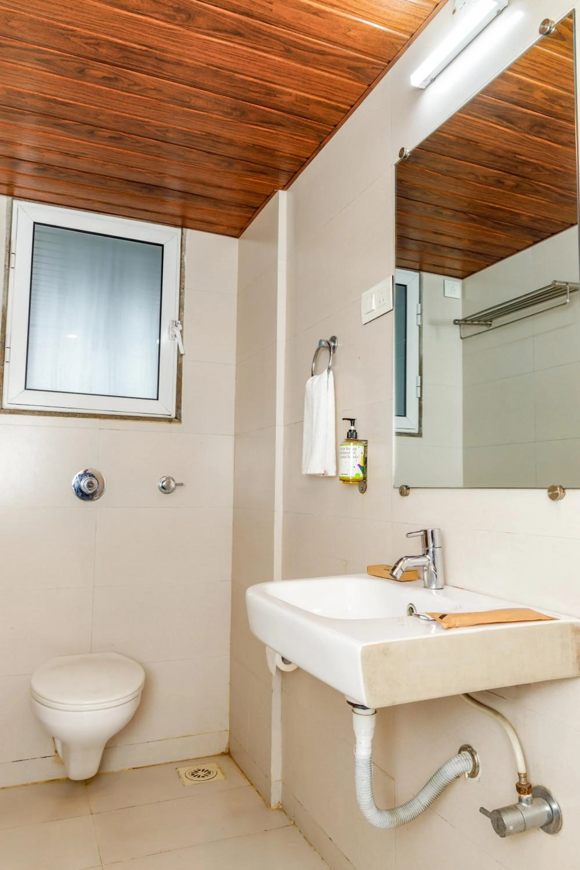 Toilet in J Hotel - J ESVI