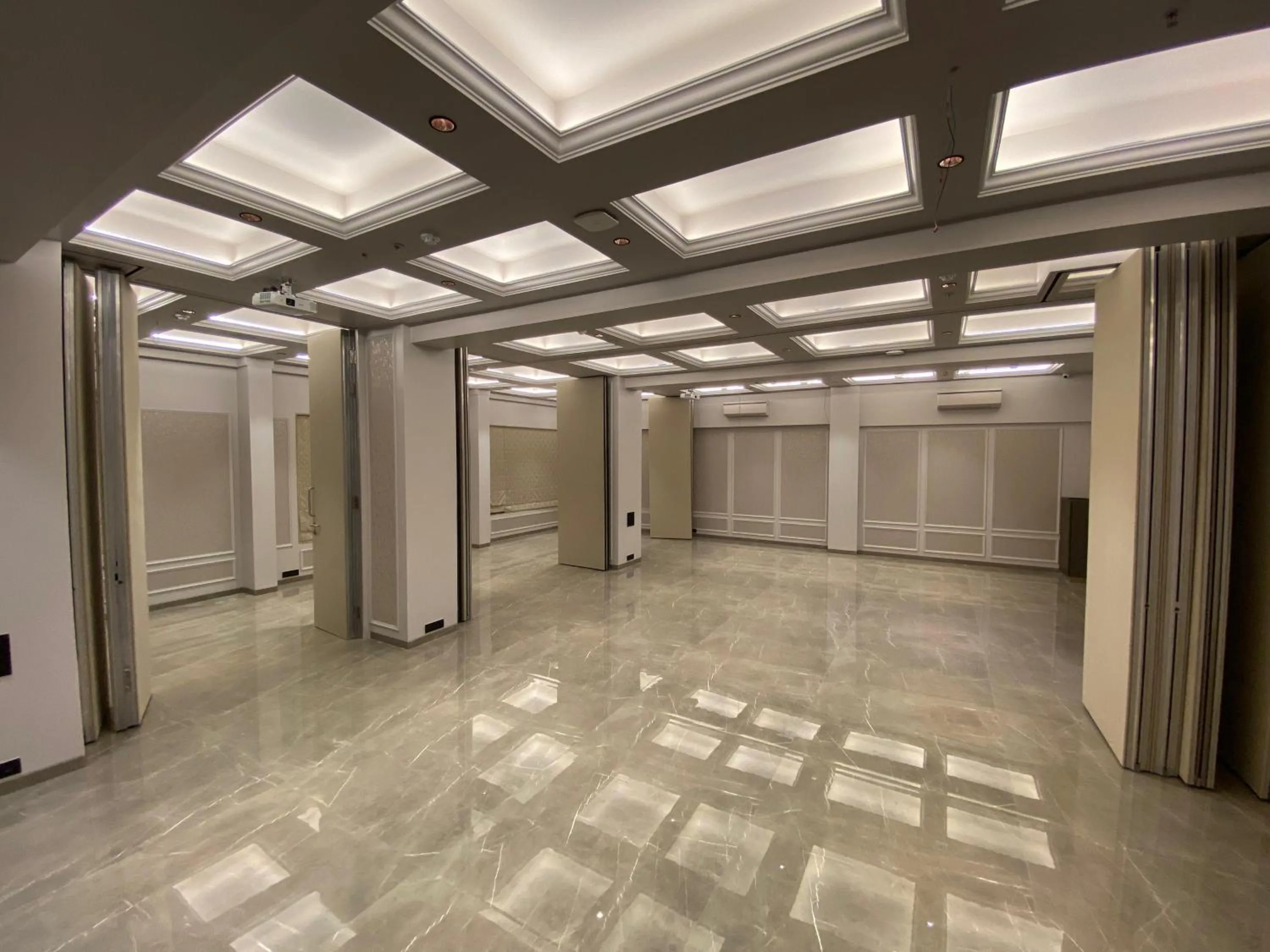 Banquet/Function facilities in J Hotel - J ESVI