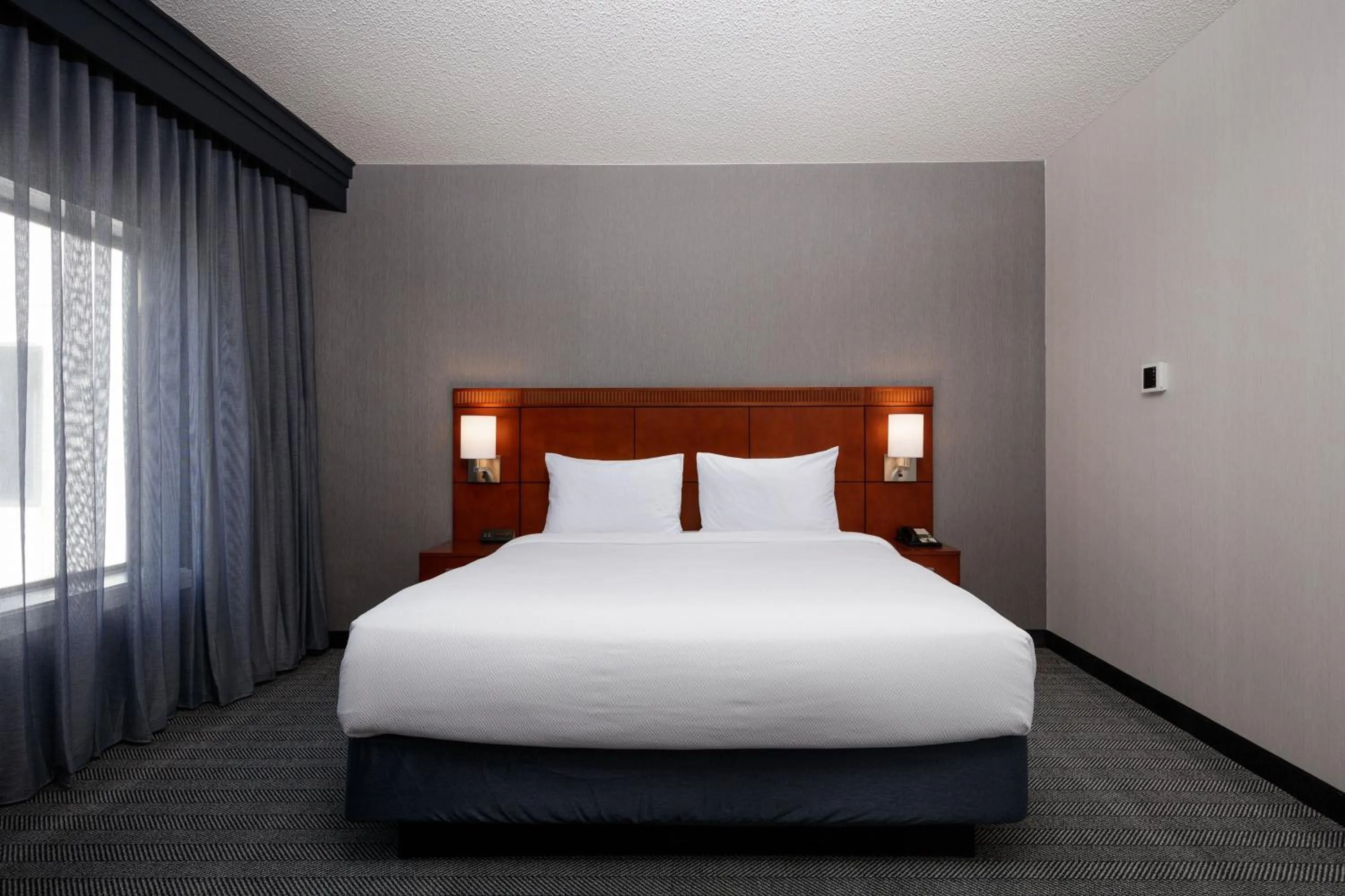 Bedroom, Bed in Courtyard Denver Tech Center