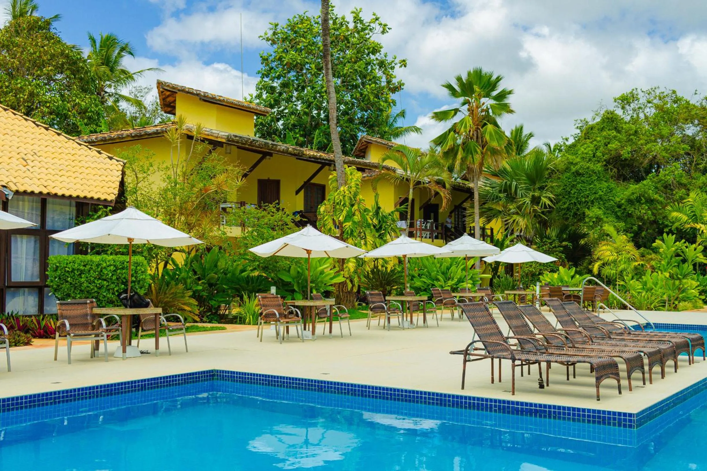 Day in Arraial Bangalô Praia Hotel