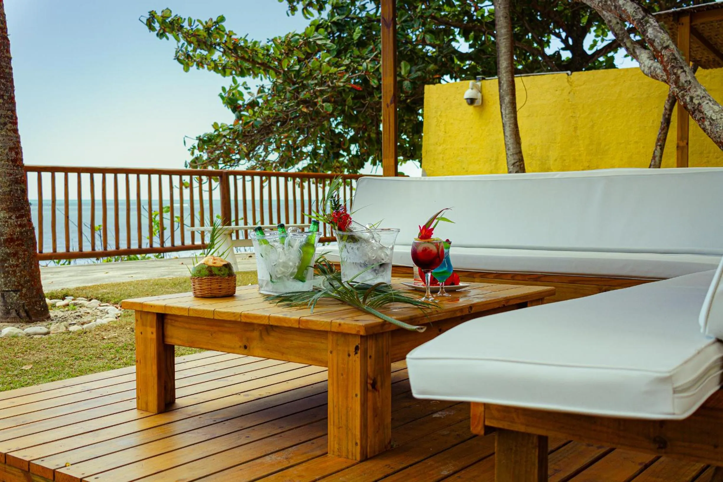 Seating area in Arraial Bangalô Praia Hotel