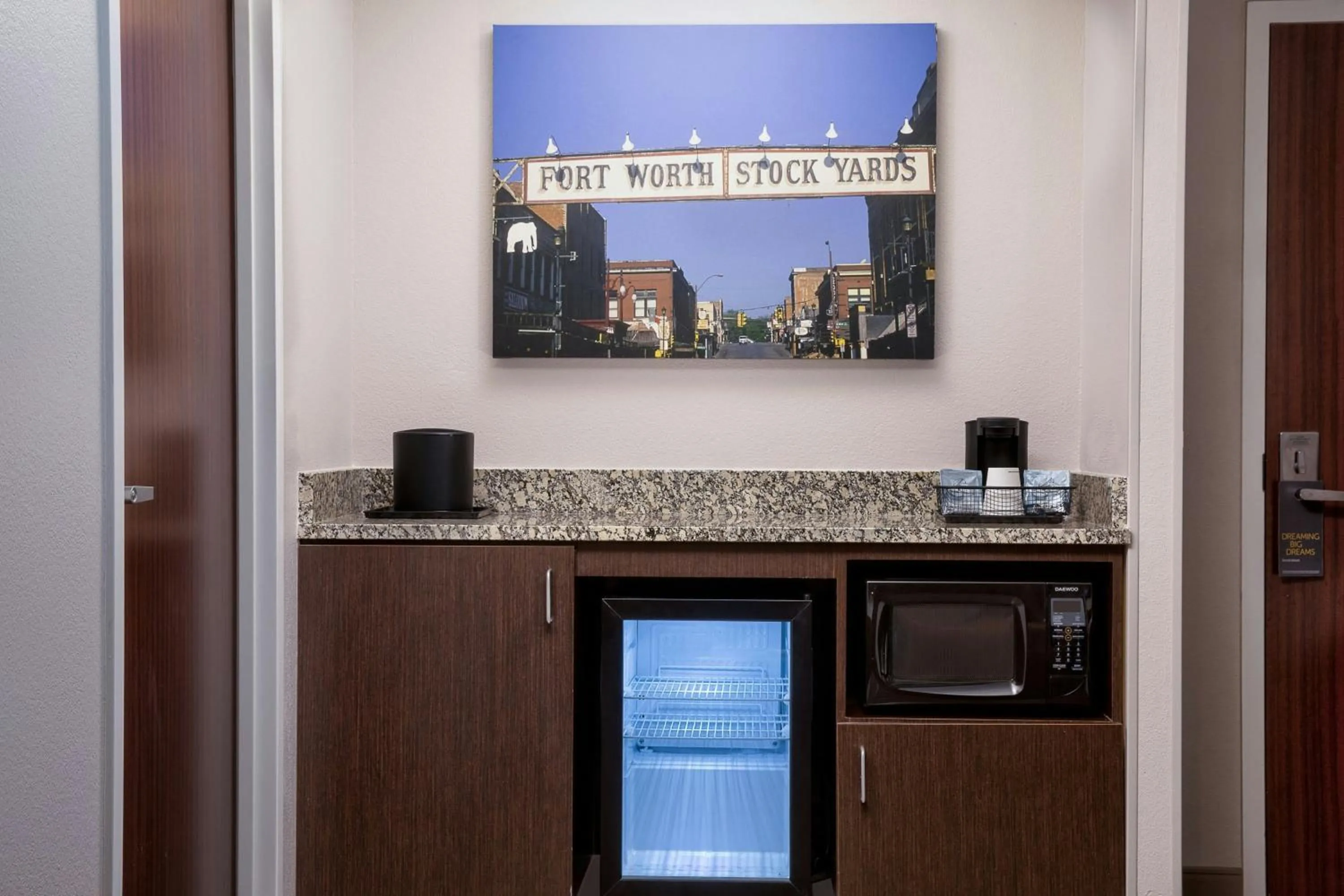 Lounge or bar in Courtyard Fort Worth Downtown/Blackstone