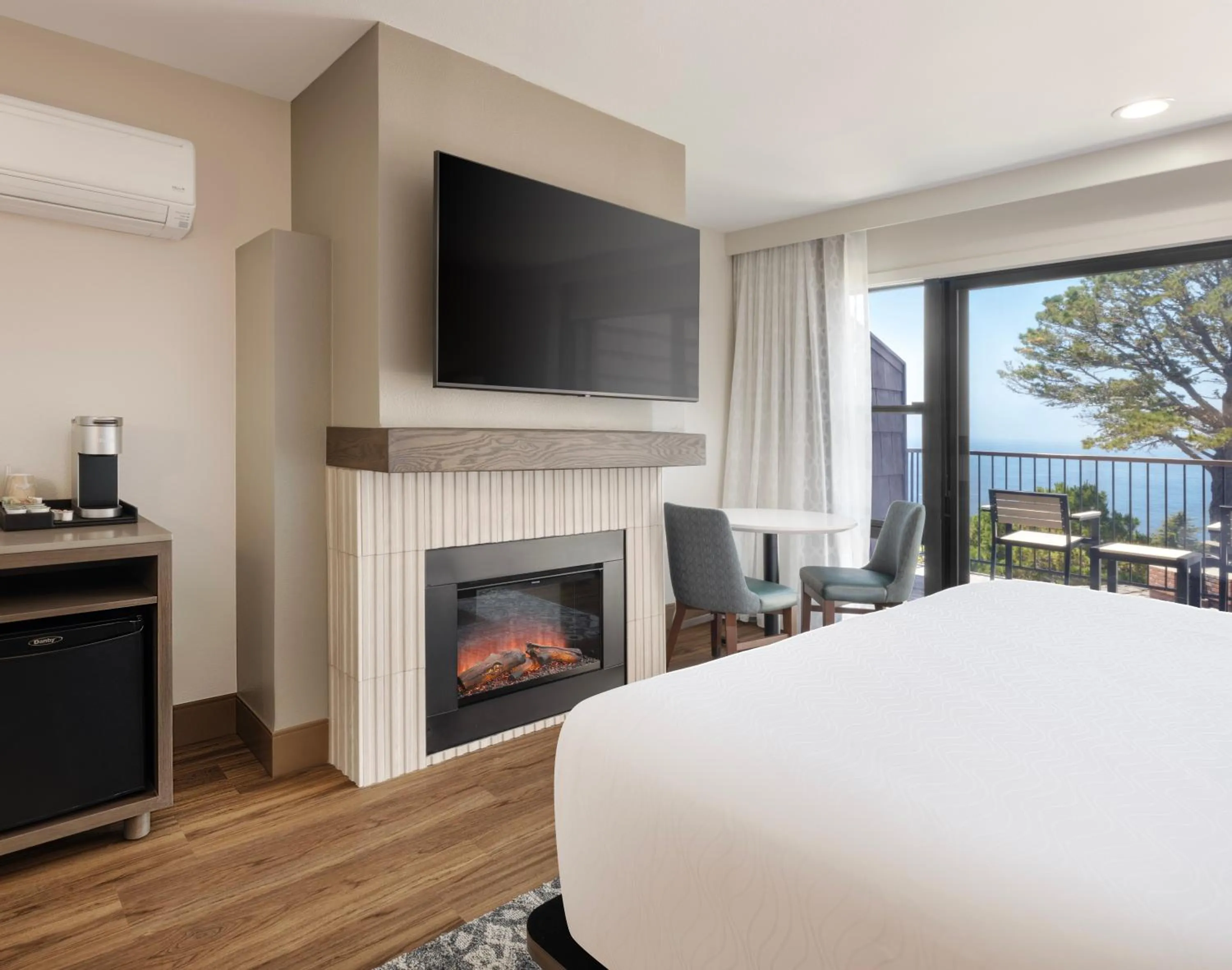 Bed in Hyatt Carmel Highlands